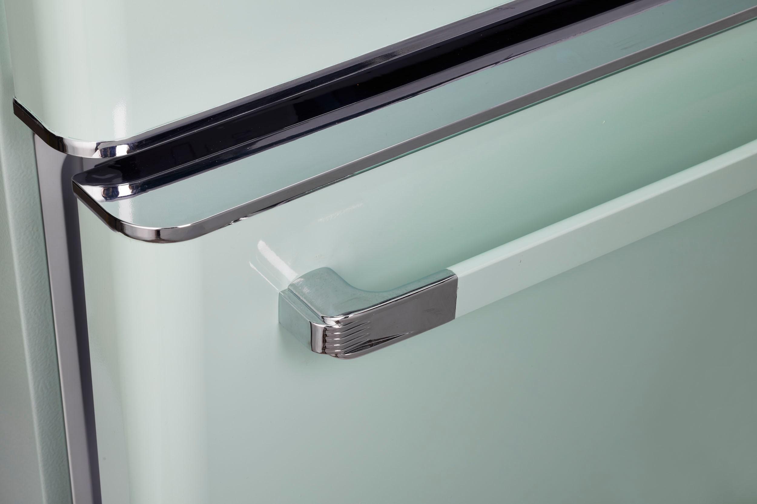 Unique Appliances Classic Retro 30" Frost-Free 17.7 cu. ft. Energy Star Certified Bottom Freezer Refrigerator UGP-510L LG AC