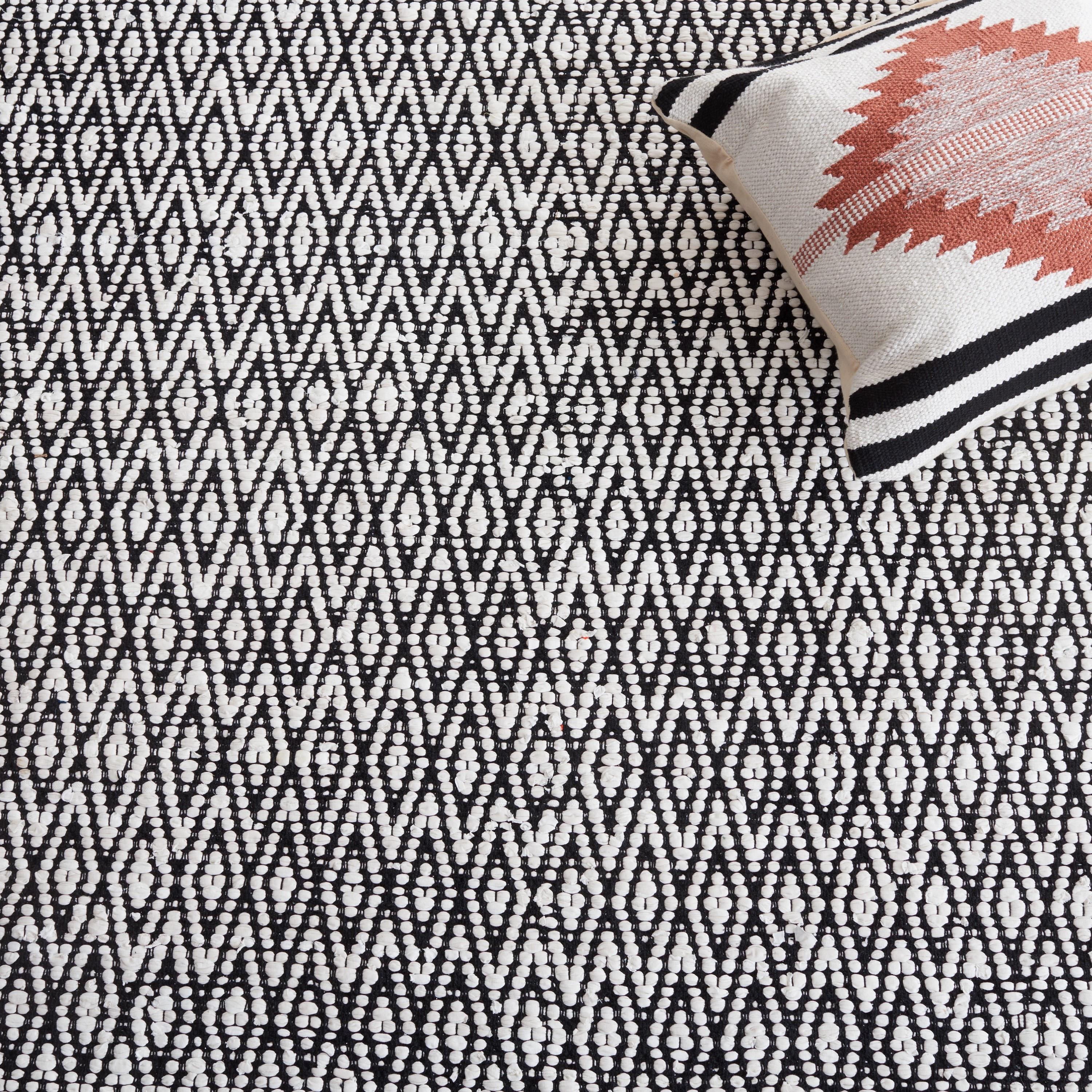 Montauk MTK621 Hand Woven Indoor Accent Rug - Ivory/Black - 4'x6' - Safavieh