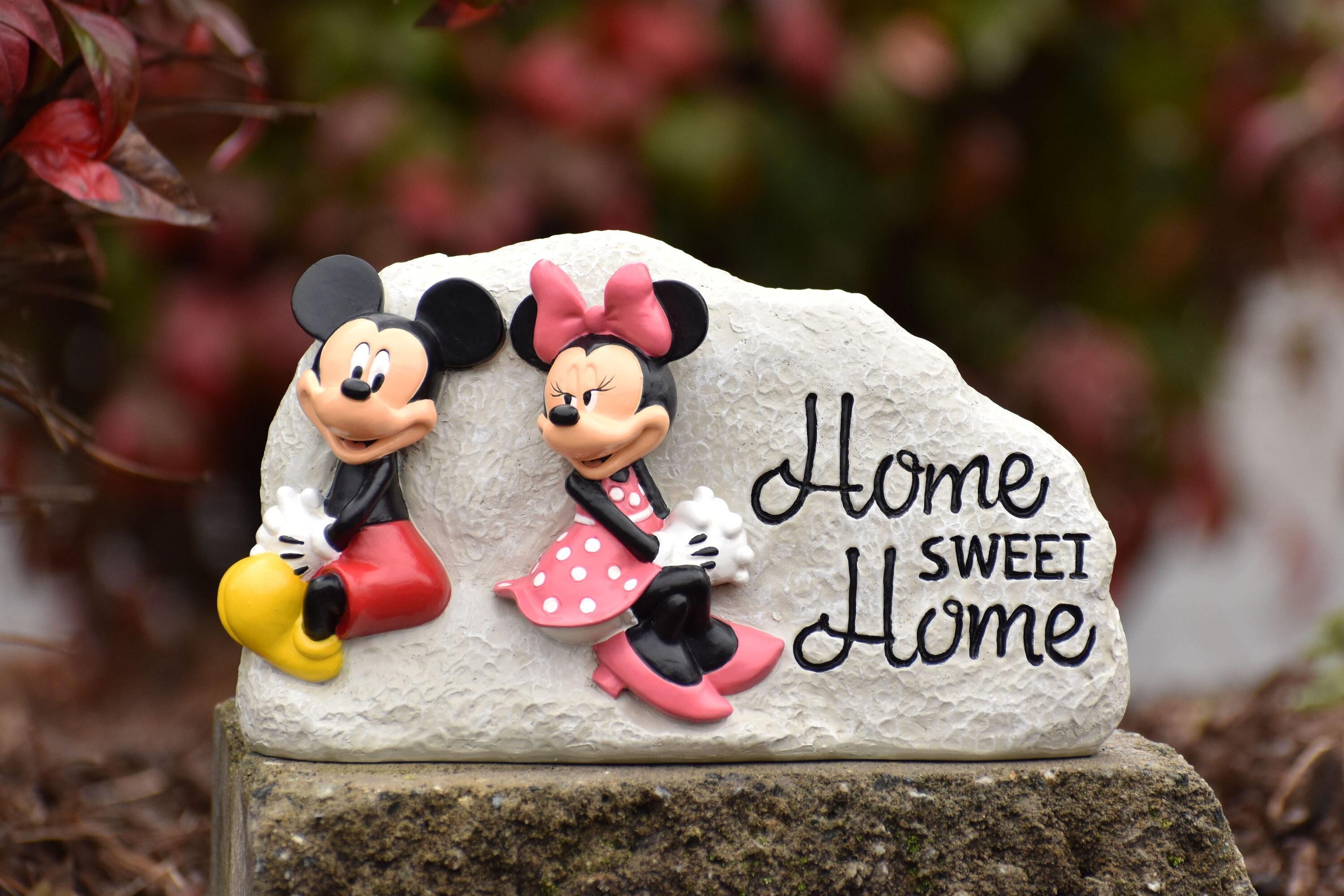 Back Yard Glory Disney Mickey Mouse and Minnie Mouse Home Sweet Home Garden Rock