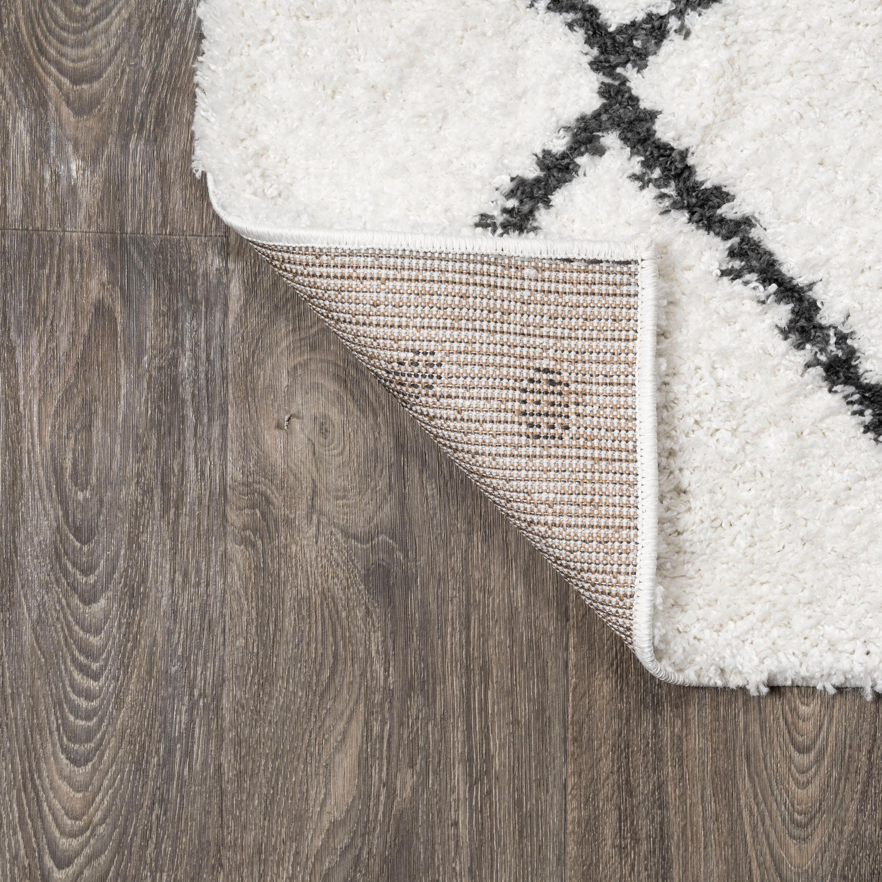 5'x8' Cami Moroccan Style Diamond Shag Area Rug, White - JONATHAN Y