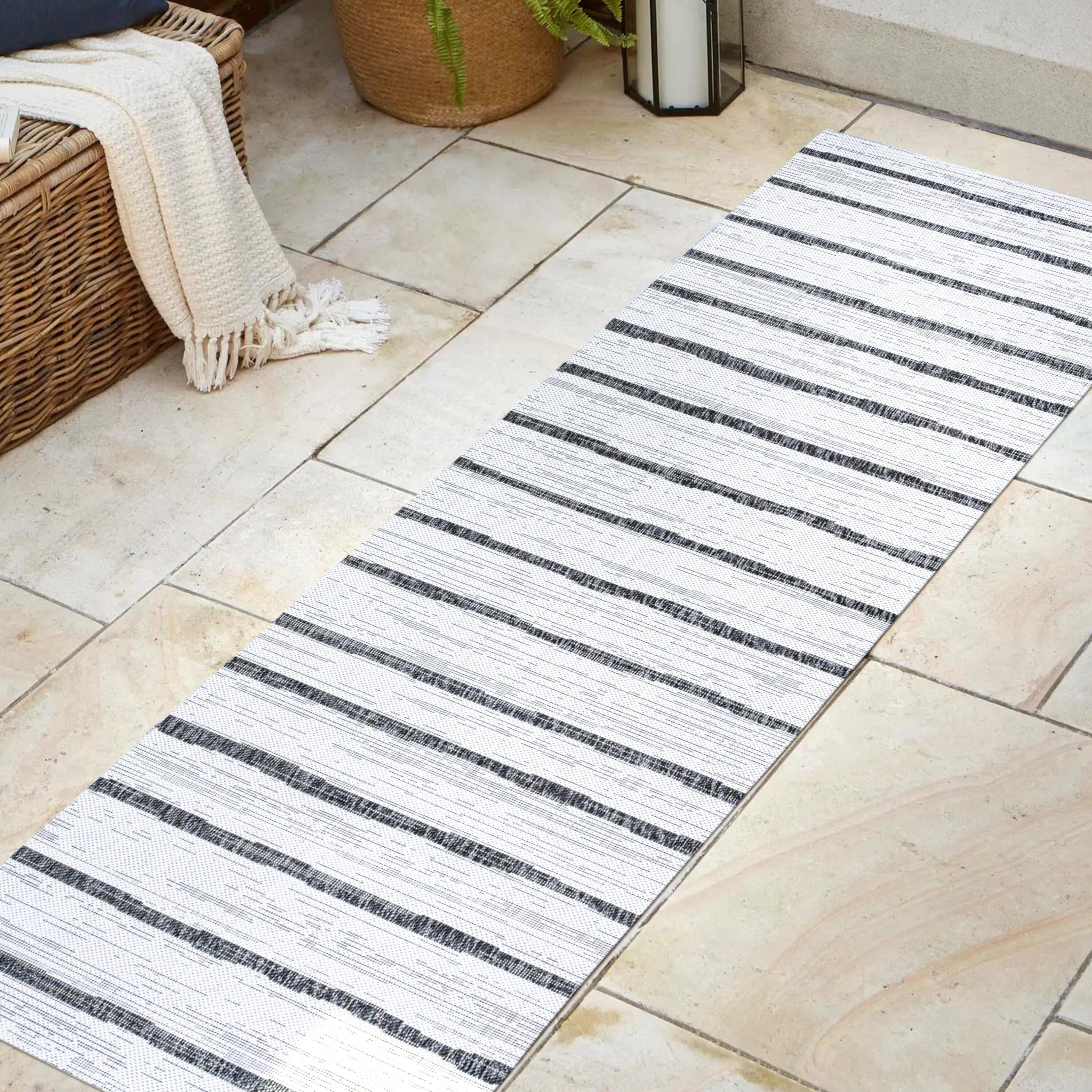 2'x8' Colonia Berber Stripe Indoor/Outdoor Runner Rug, Ivory/Black - JONATHAN Y