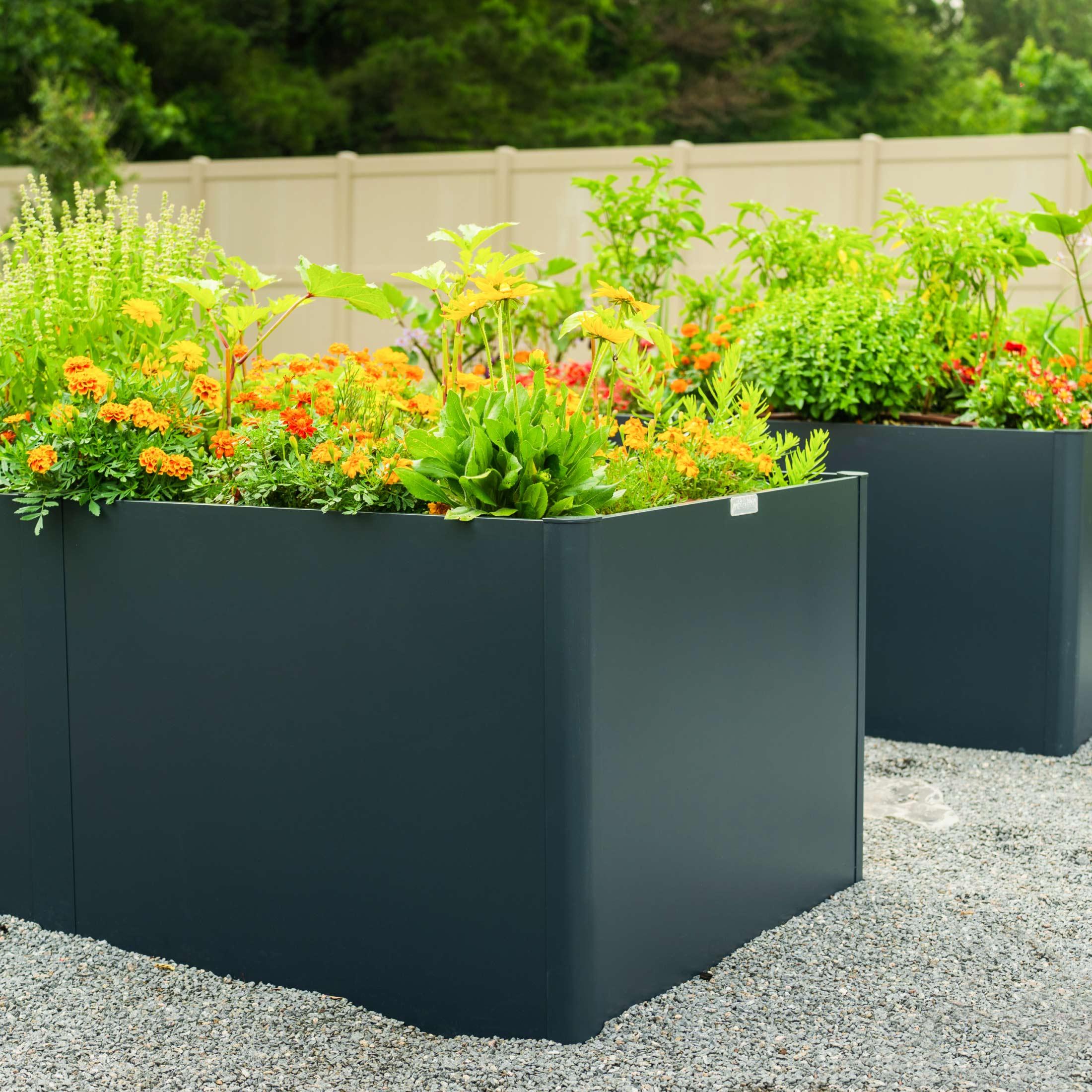 Vego Garden Modern 32" Tall Metal Outdoor Long Planter Box