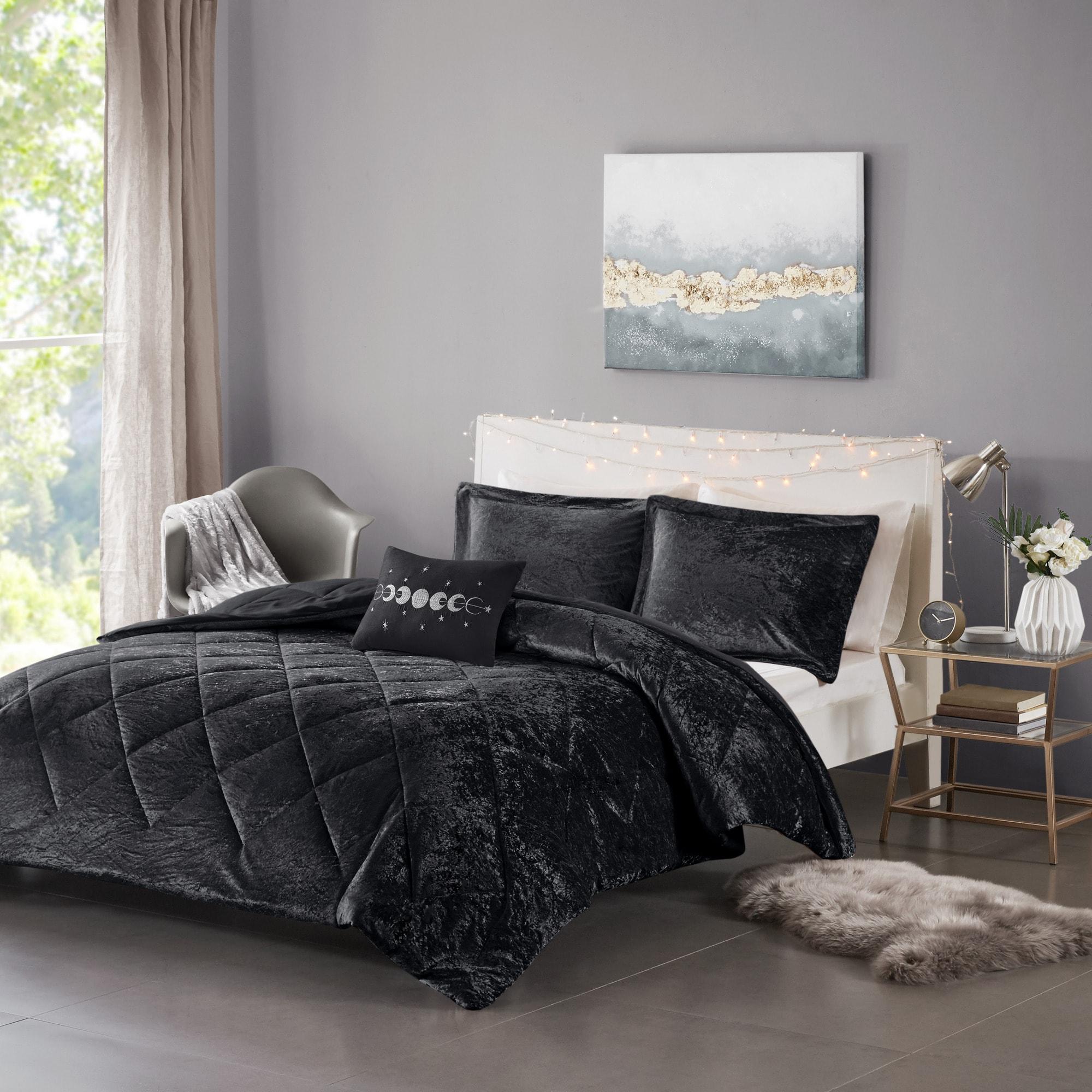 Intelligent Design Felicia Crushed Velvet Comforter Set with Throw Pillow