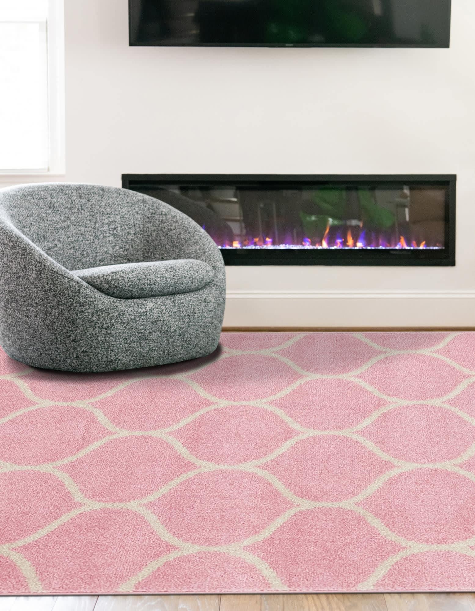 Unique Loom 4' 0 x 6' 0 Trellis Frieze Rounded Light Pink Area Rug