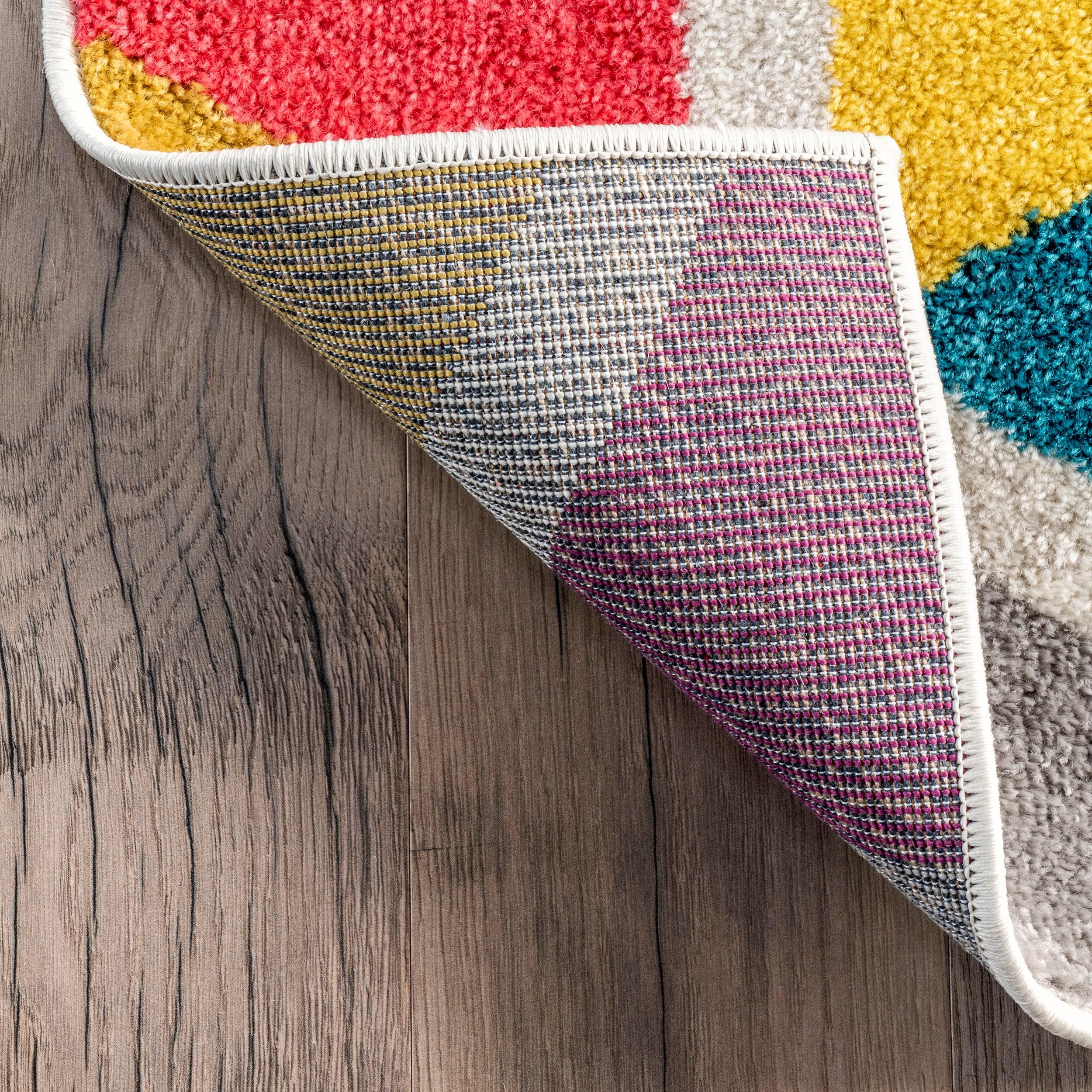6'7"x9' Maris Triangles Area Rug Off White - nuLOOM