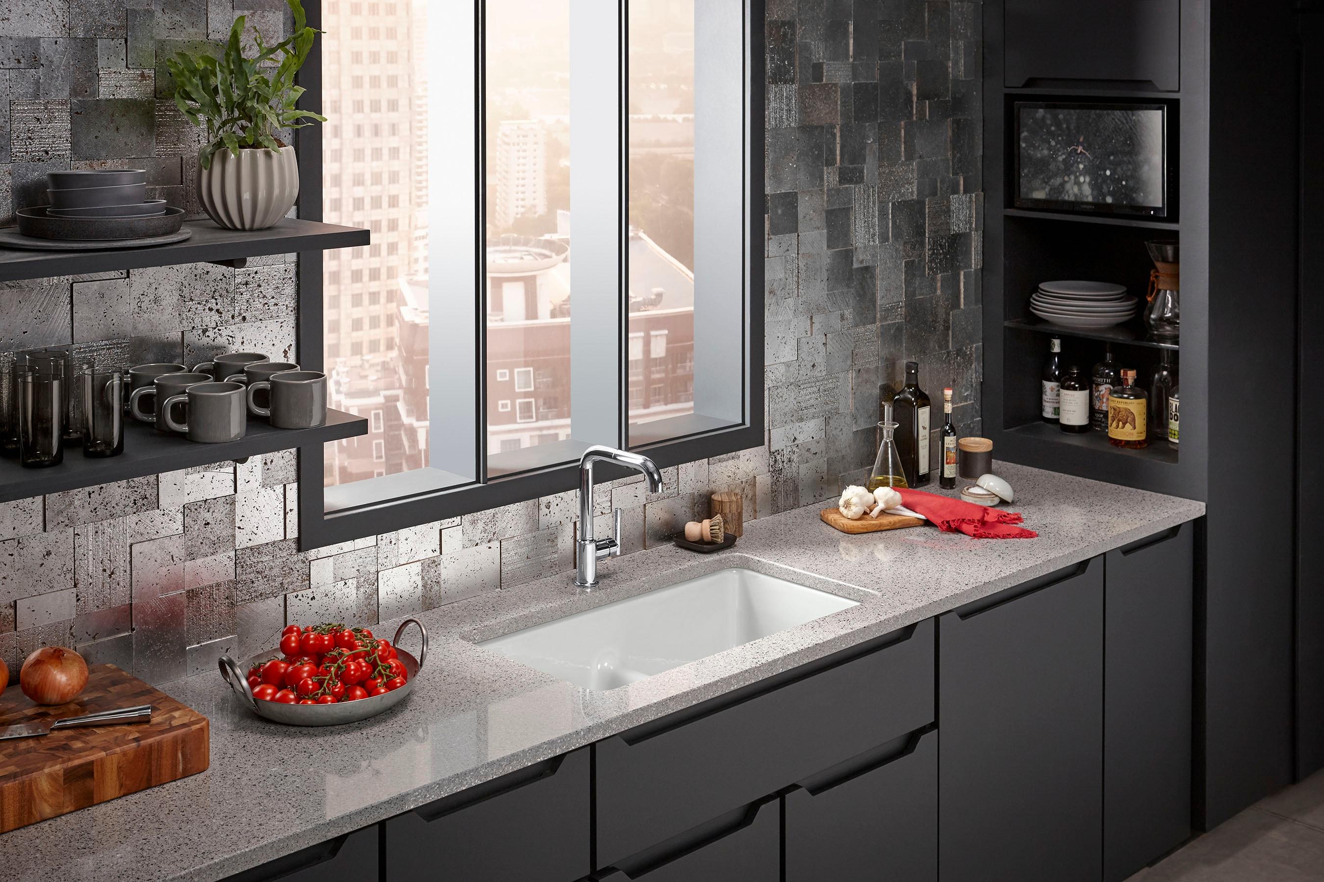 Purist® Pull Out Bar Faucet with Accessories