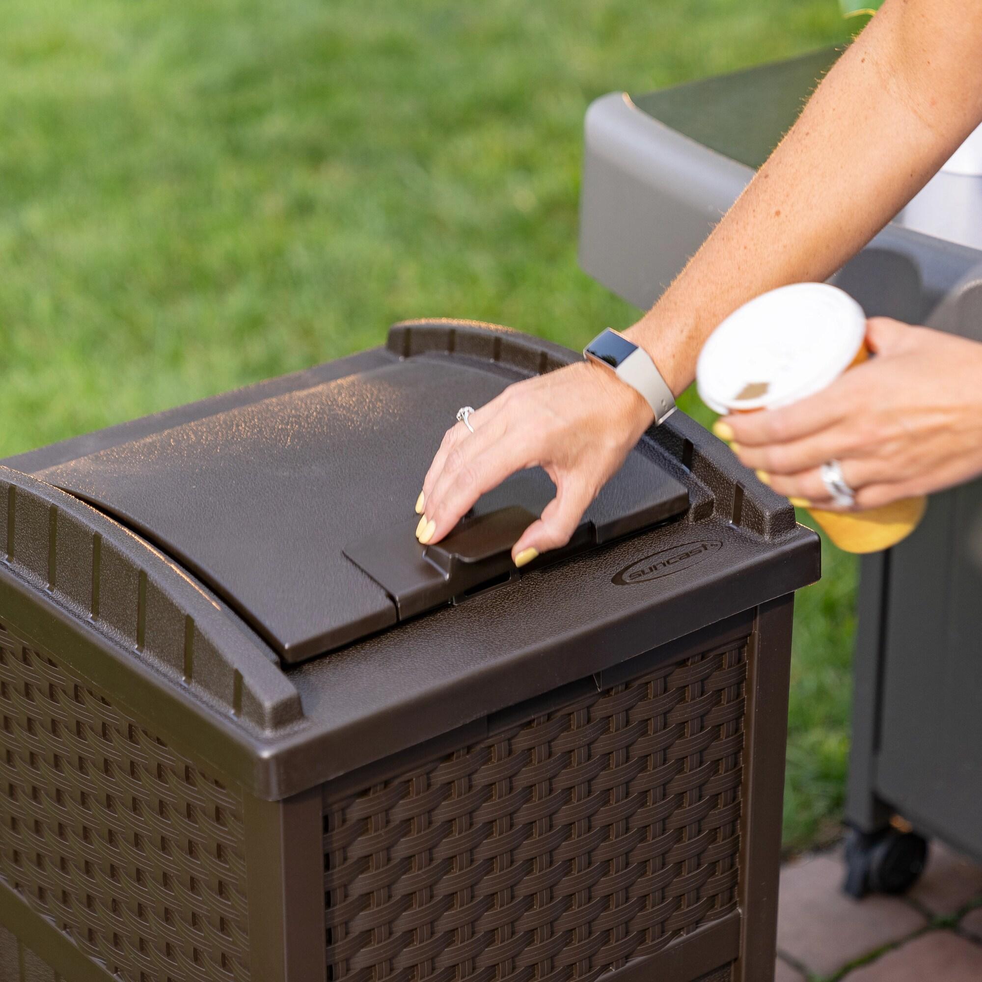 Suncast Suncast 33 Gallon Manual Lift Trash Hideaway Container