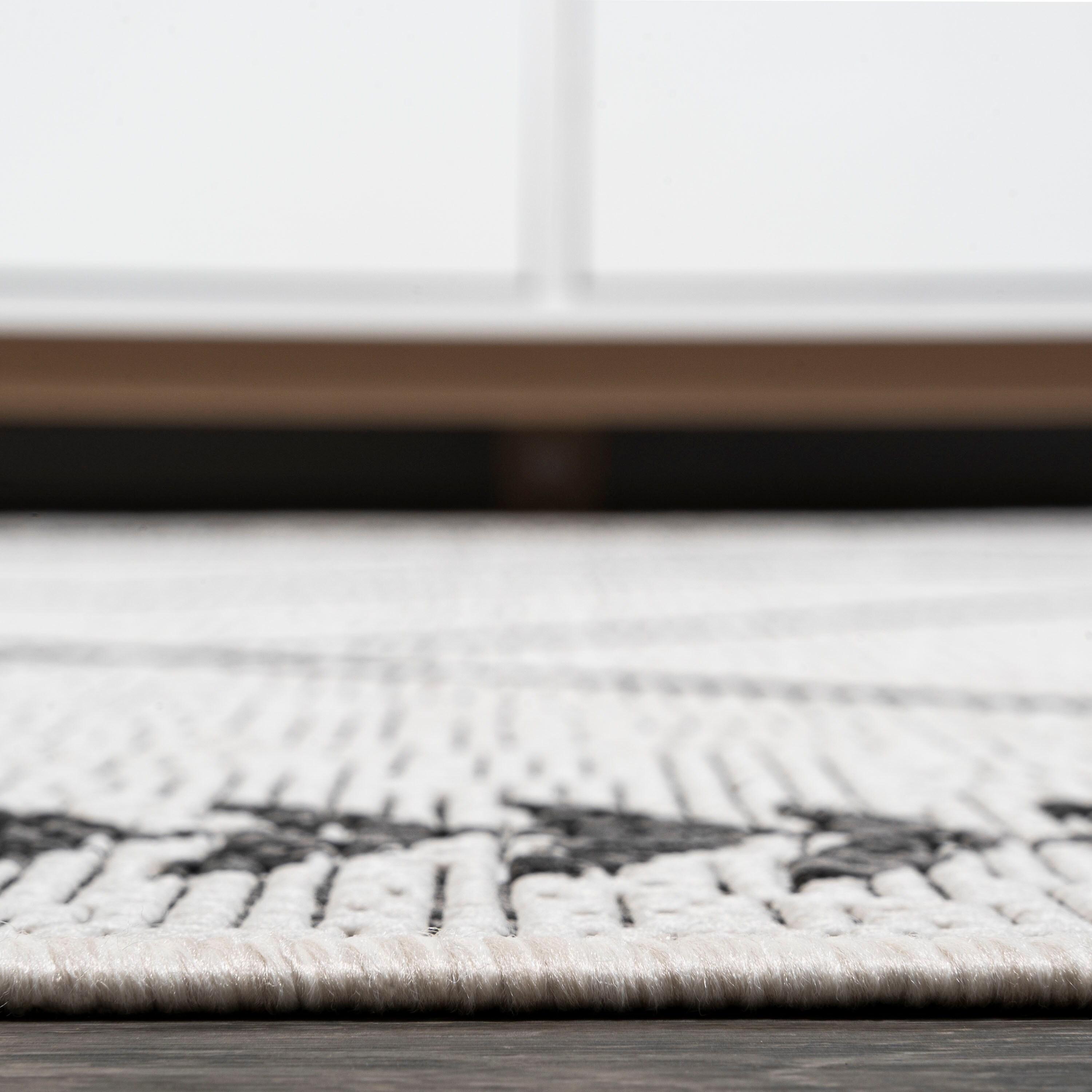3'x5' Derya  Diamond Trellis Indoor/Outdoor Area Rug, Ivory/Black - JONATHAN Y