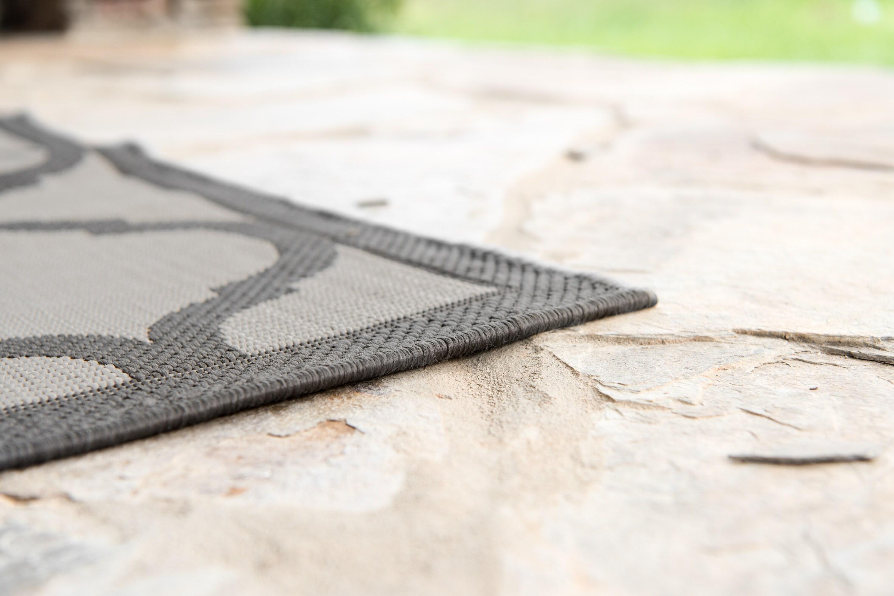 Elegant Gray Lattice Outdoor 3x5 Area Rug - Stain-resistant and Pet-friendly