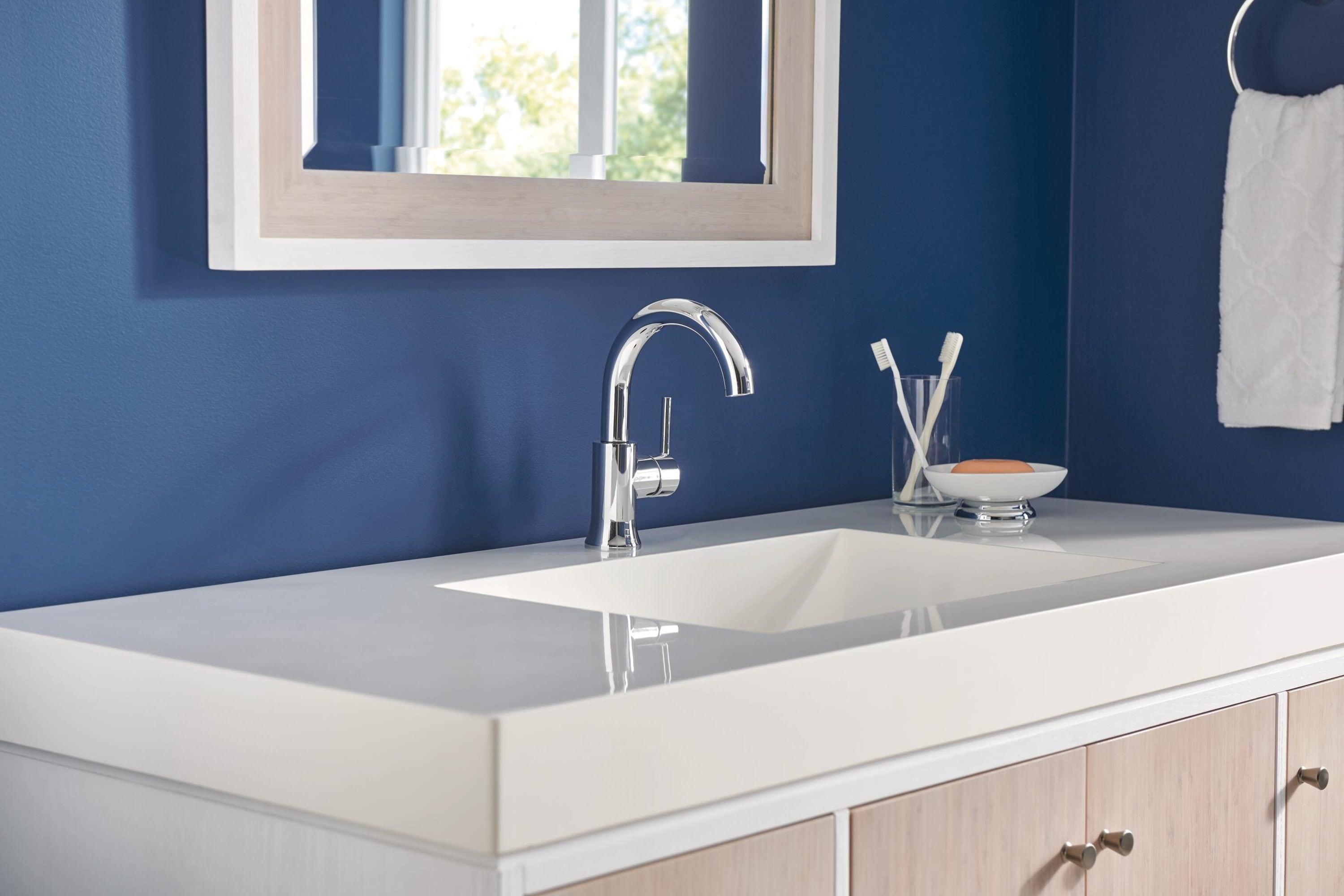 Trinsic Single Hole Bathroom Faucet with Drain Assembly, Single Handle Bathroom Sink Faucet