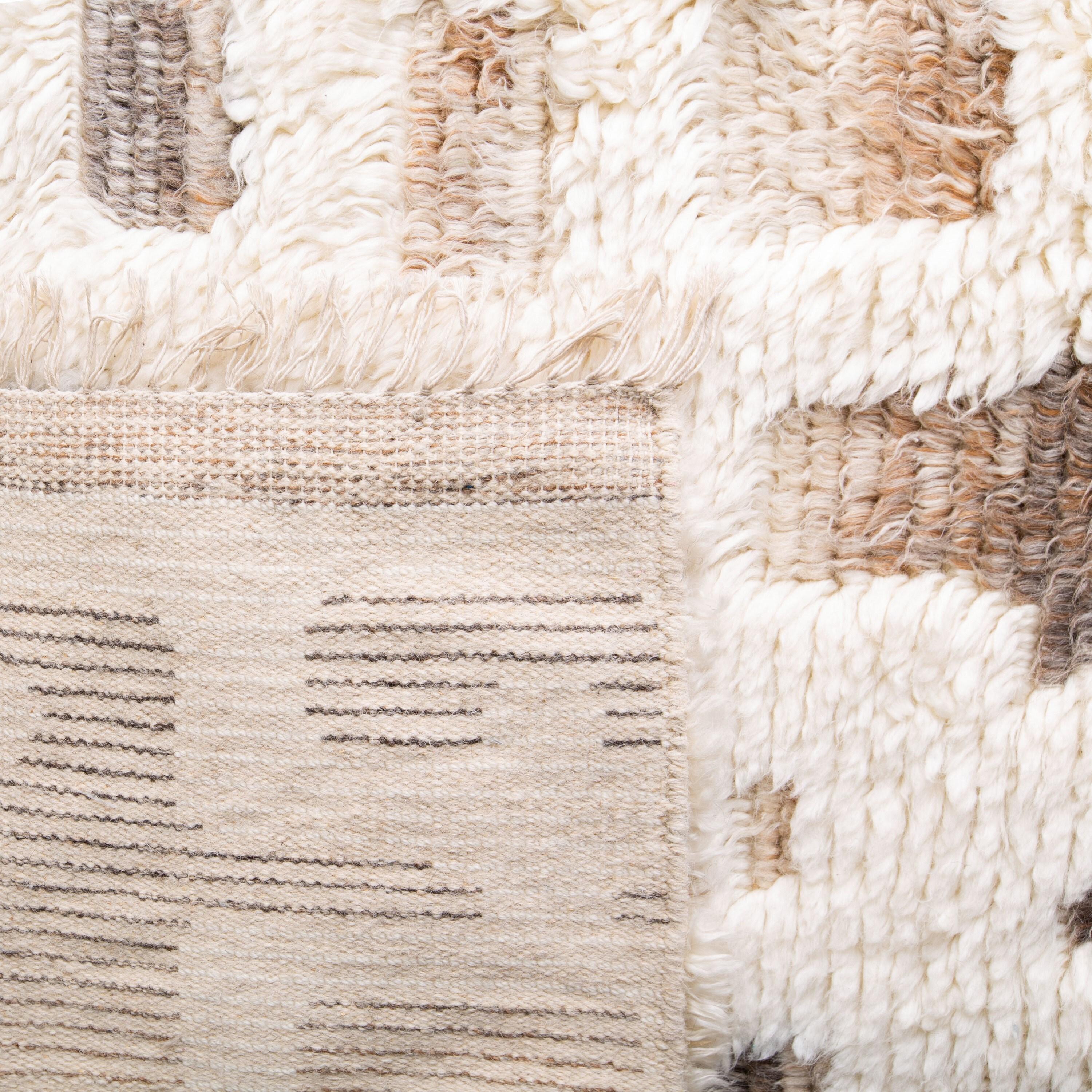 Manhattan MAN458 Hand Knotted Wool-Viscose Blend Area Rug - Ivory/Grey- 8' X 10' - Safavieh.