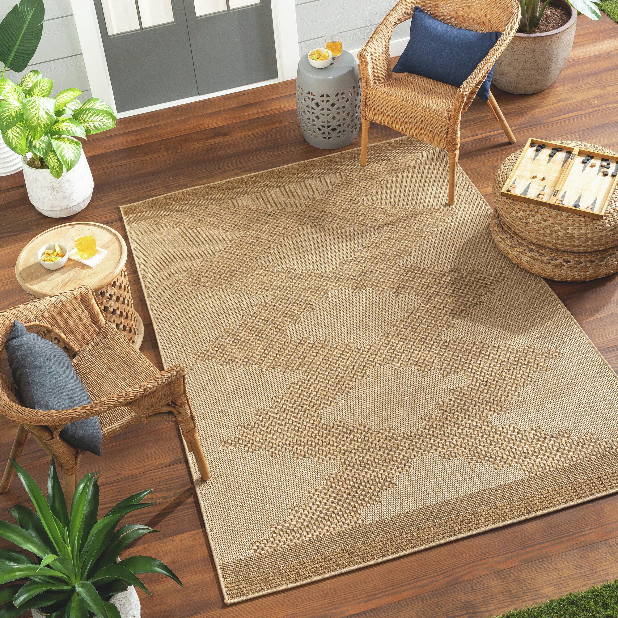 Pismo Beach Geometric Diamond 7'10" Square Synthetic Rug