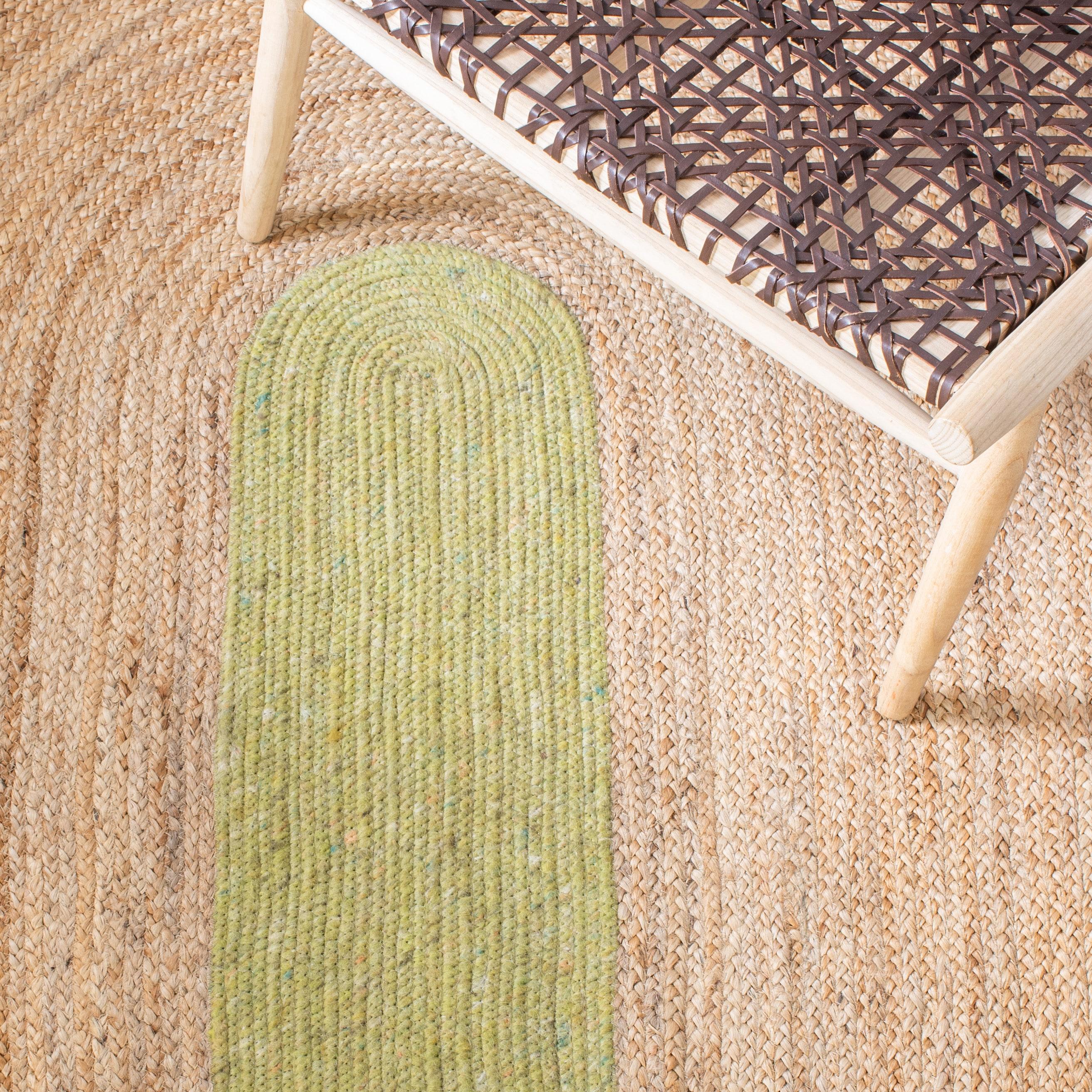 Braided BRD910 Hand Woven Indoor Area Rug - Green/Natural - 4' Round - Safavieh