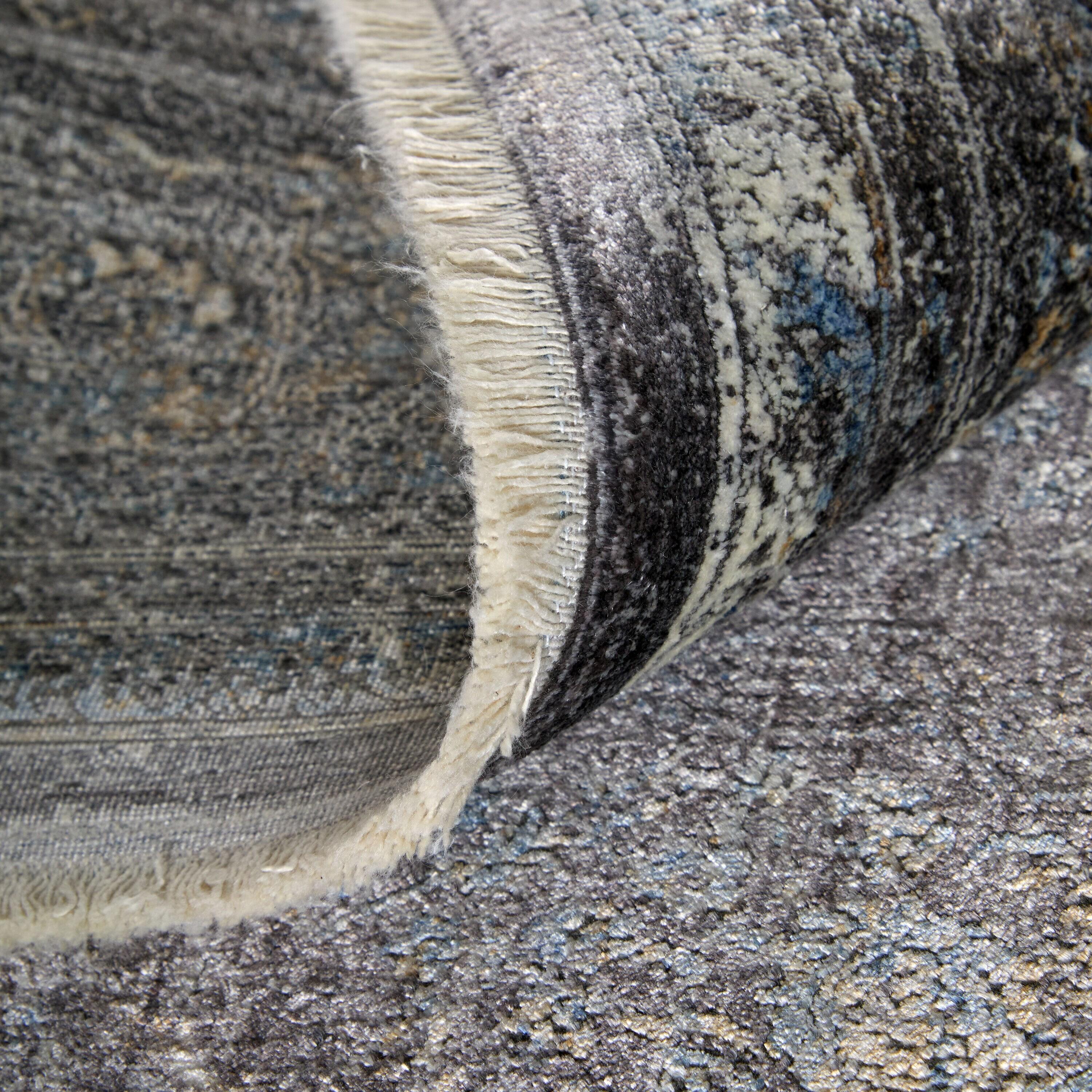 Sarrant Transitional Medallion Gray/Silver/Ivory Area Rug