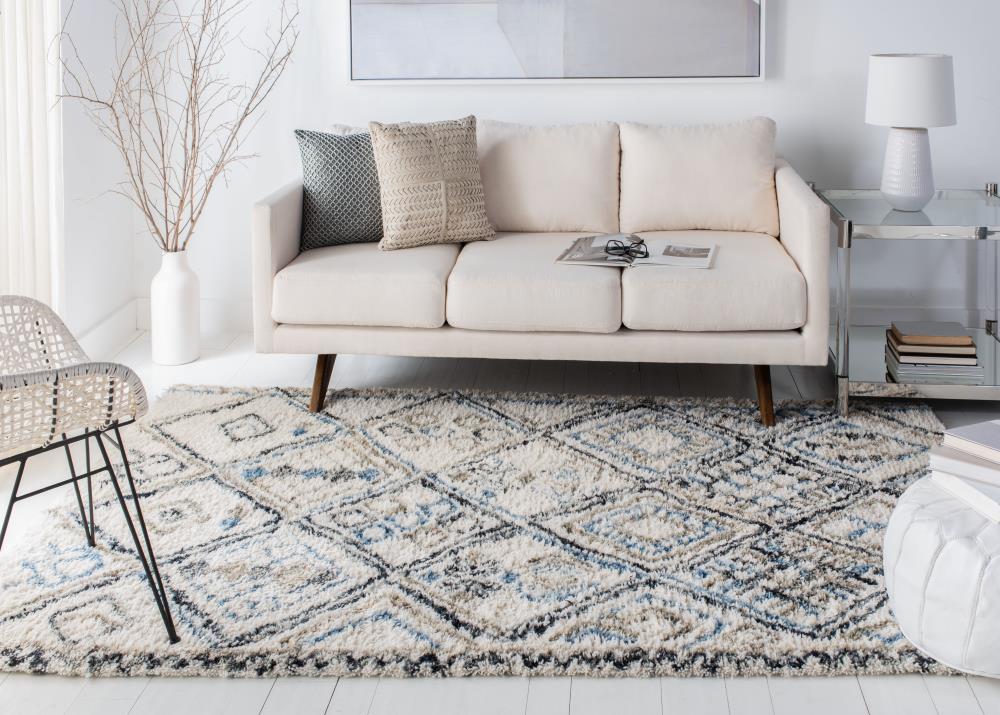 SAFAVIEH Casablanca Jake Geometric Moroccan Wool Shag Area Rug, Black/Ivory, 4' x 6'