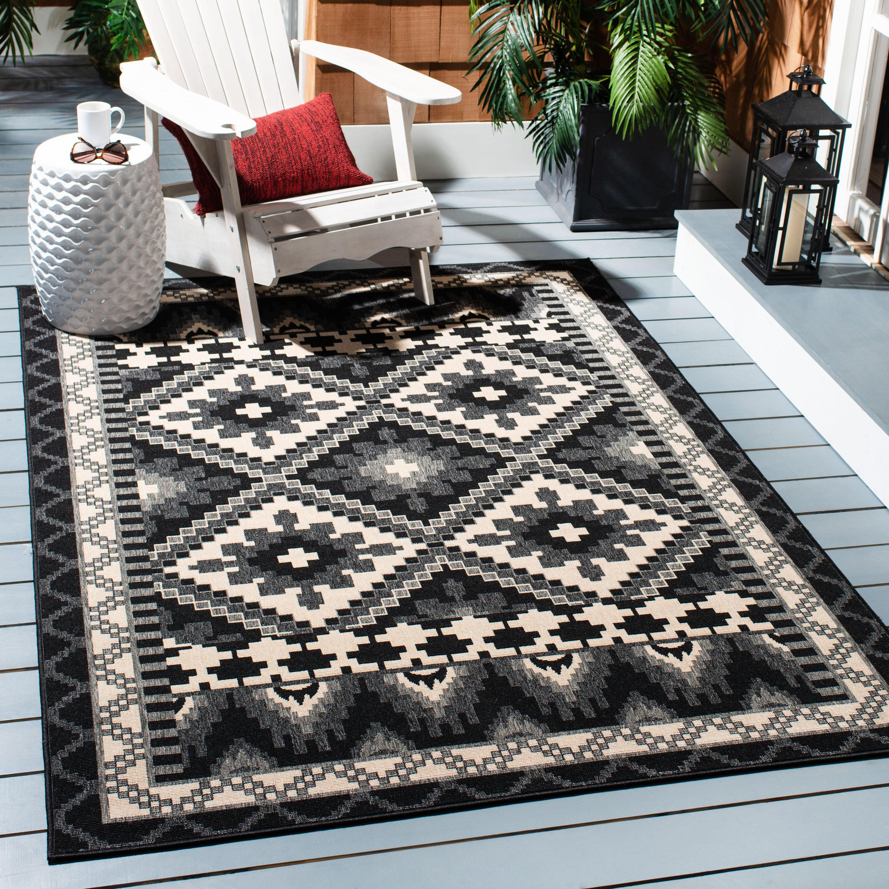 Veranda VER096 Power Loomed Indoor/Outdoor Accent Rug - Black/Beige - 2'7"x5' - Safavieh