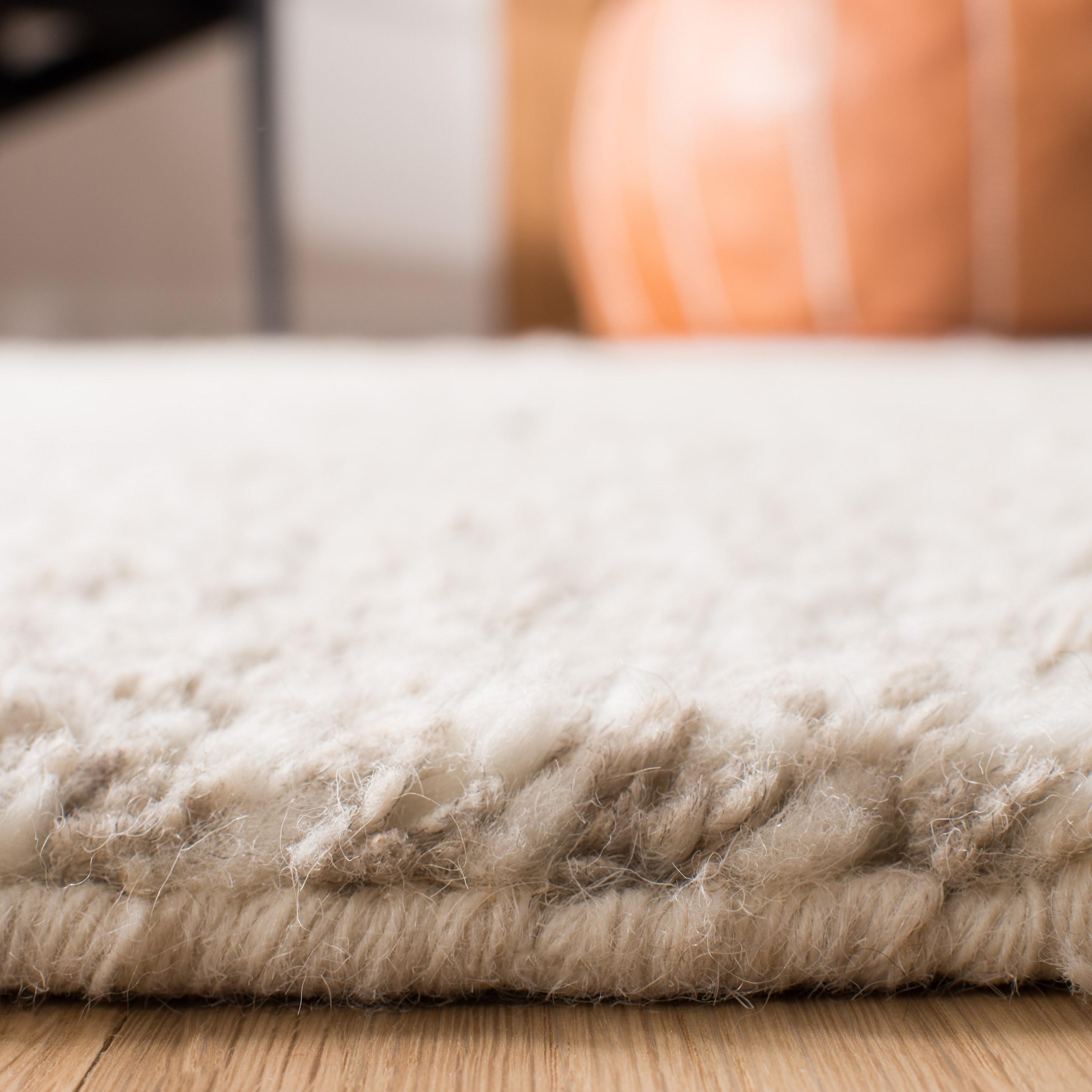 SAFAVIEH Casablanca Claud Solid Wool Runner Rug, Beige, 2'3" x 8'