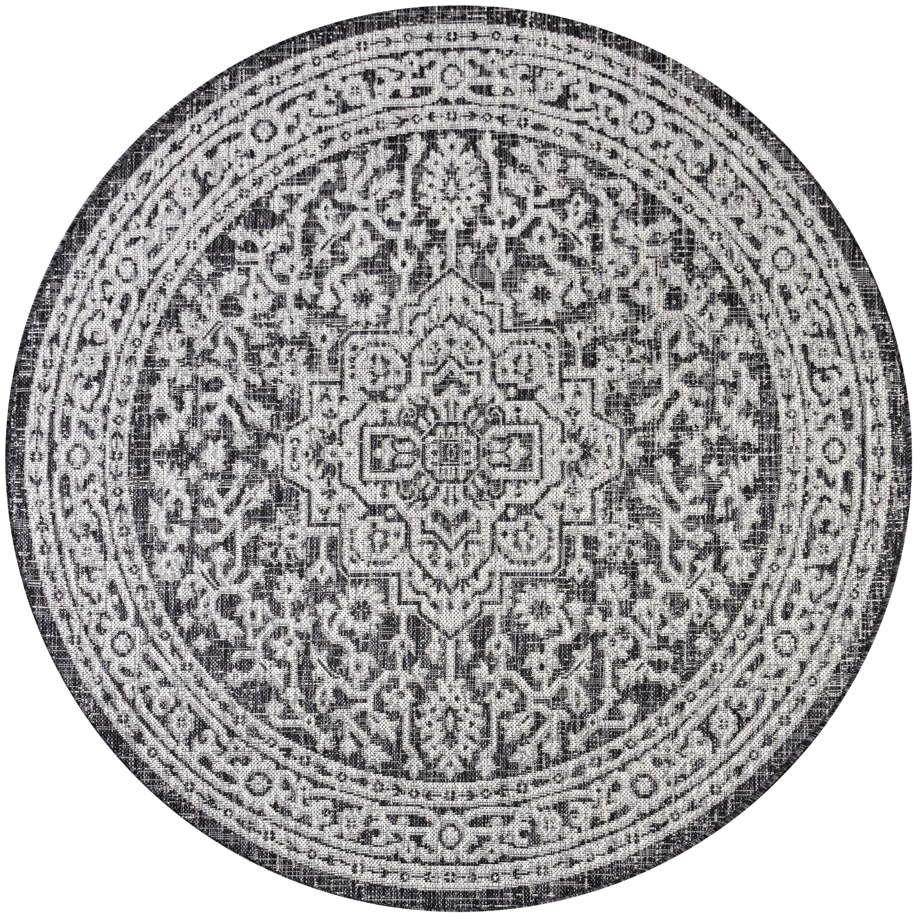 5' Round Sinjuri Medallion Textured Weave Indoor/Outdoor Area Rug, Gray/Black - JONATHAN Y