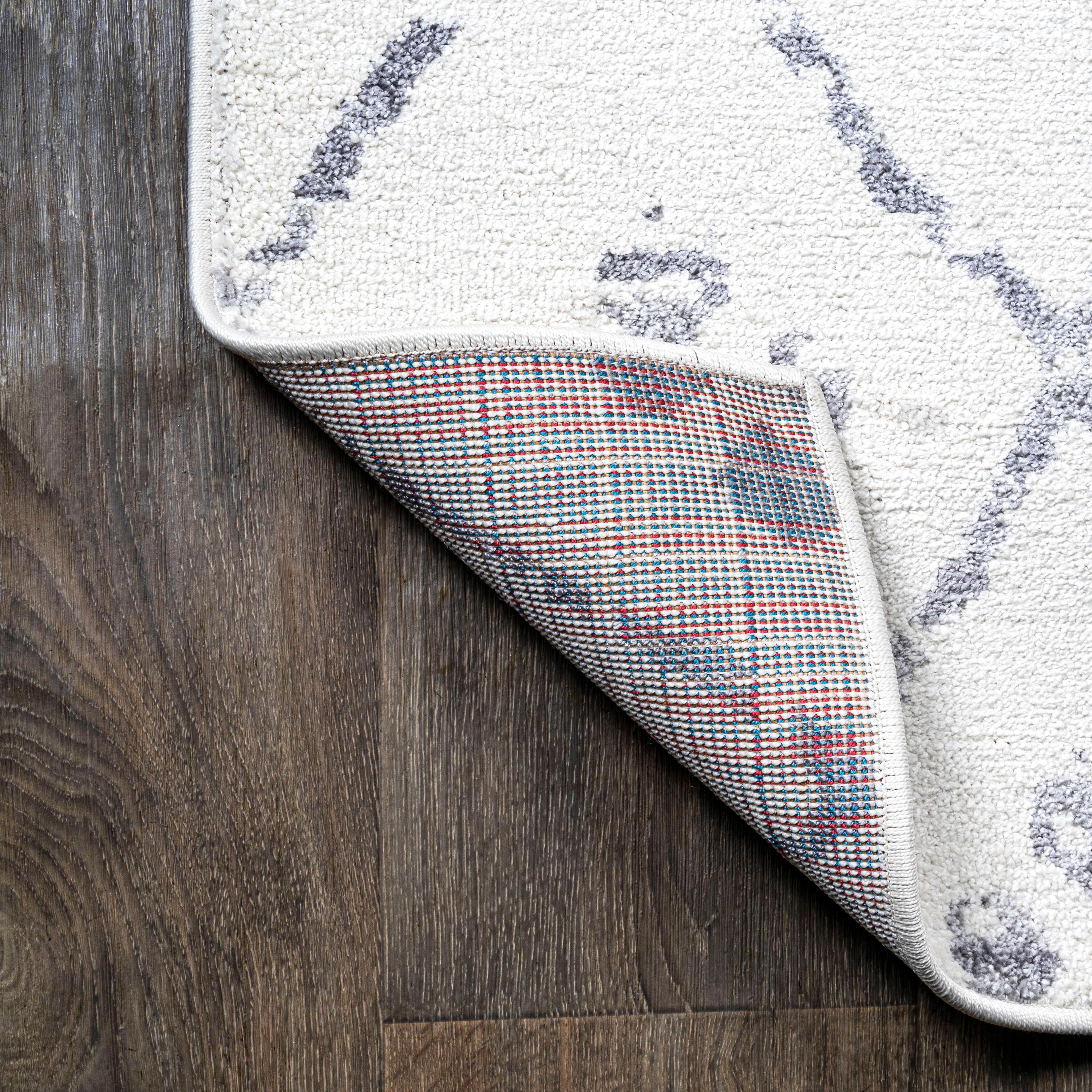 2'x 8' Izil Moroccan Geometric Diamond Runner Rug, White/Light Gray - JONATHAN Y