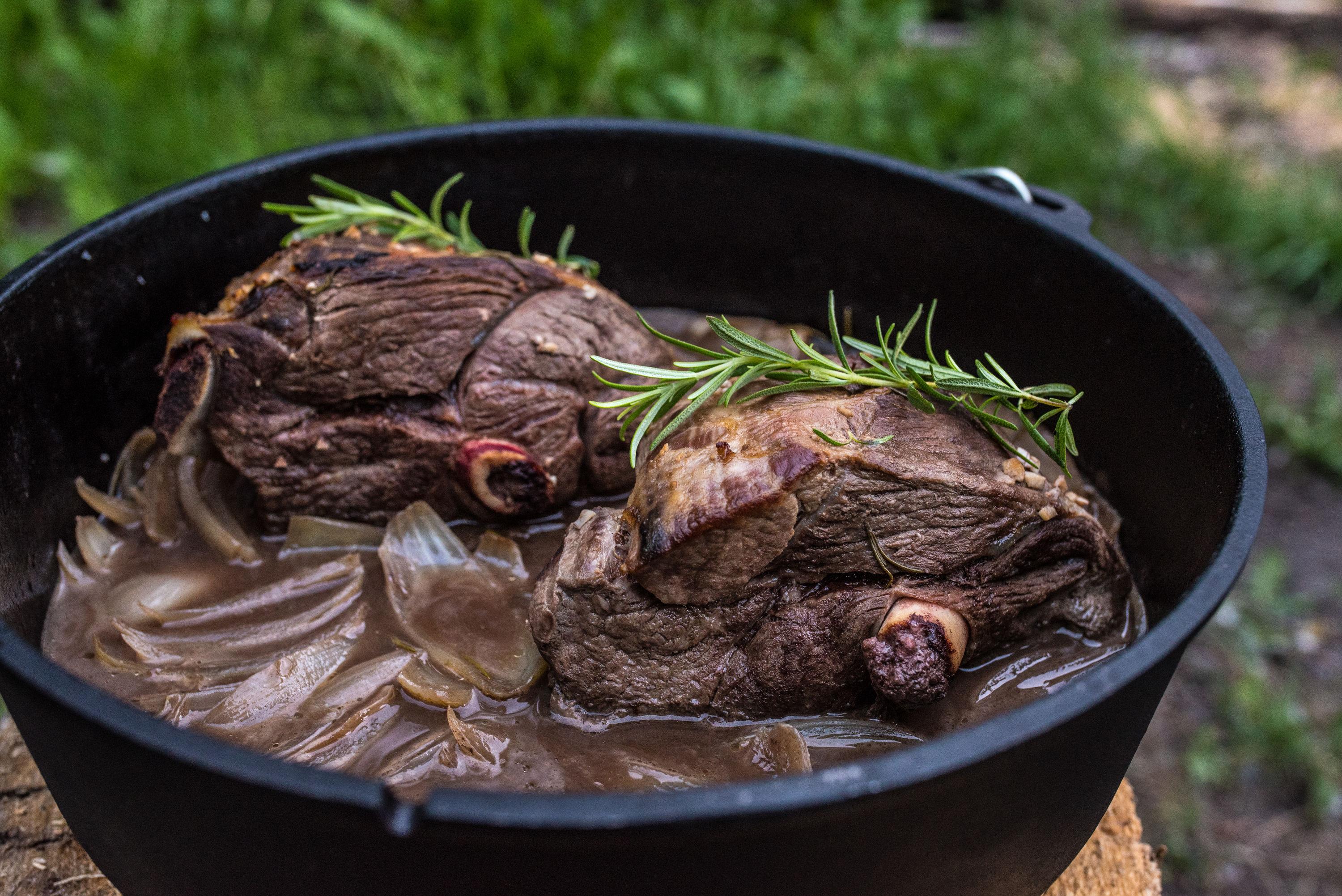 Camp Chef Classic 14" Seasoned Cast Iron Dutch Oven