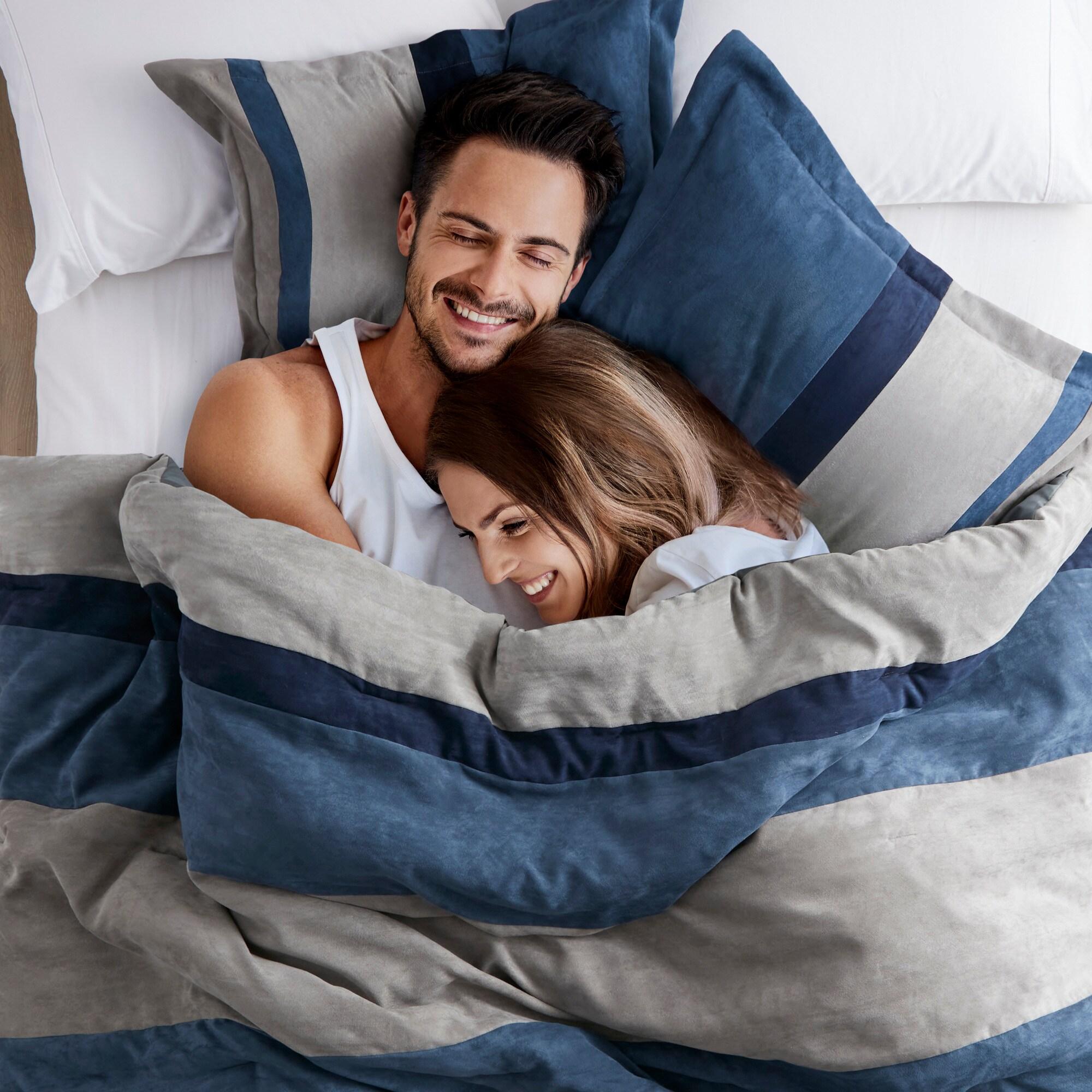 Luxe Quilted Comforter Set Modern Transitional Design, All Season Down Alternative Warm Bedding Matching Shams, Bedskirt, Decorative Pillow,Cal King