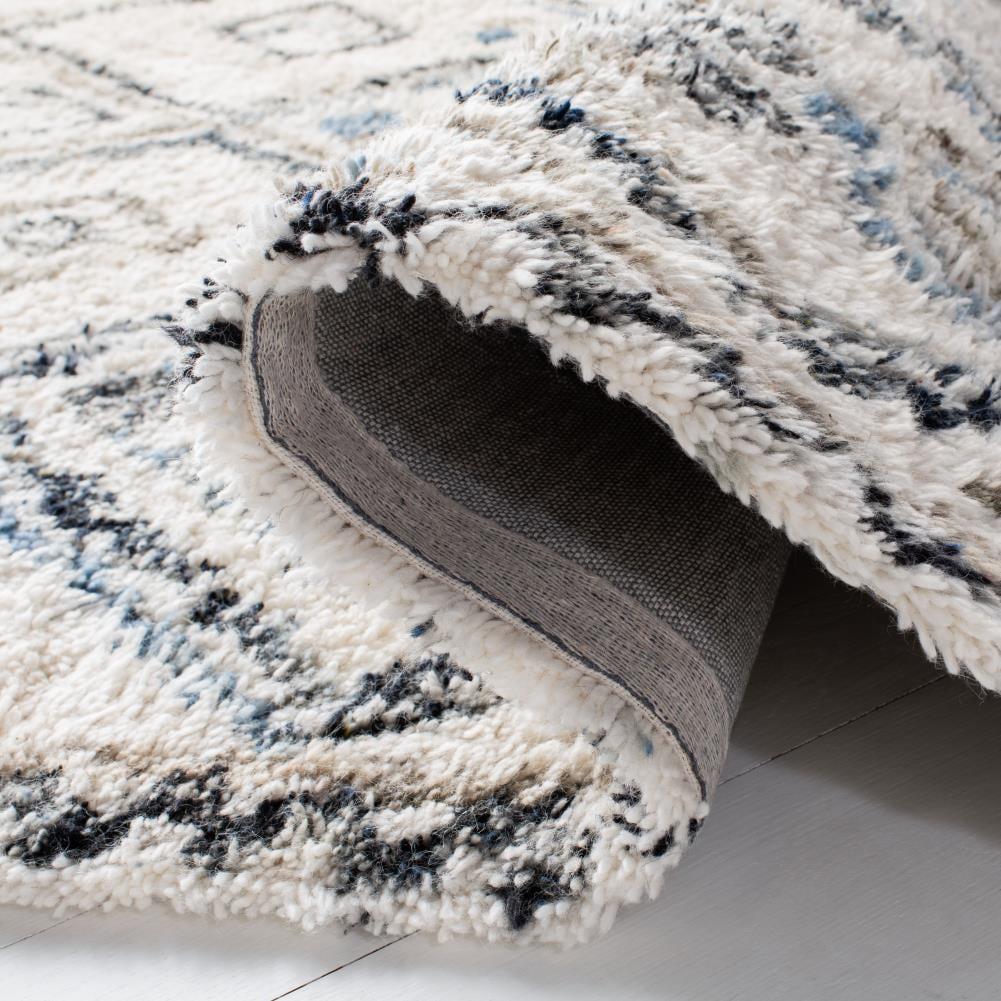 SAFAVIEH Casablanca Jake Geometric Moroccan Wool Shag Area Rug, Black/Ivory, 4' x 6'