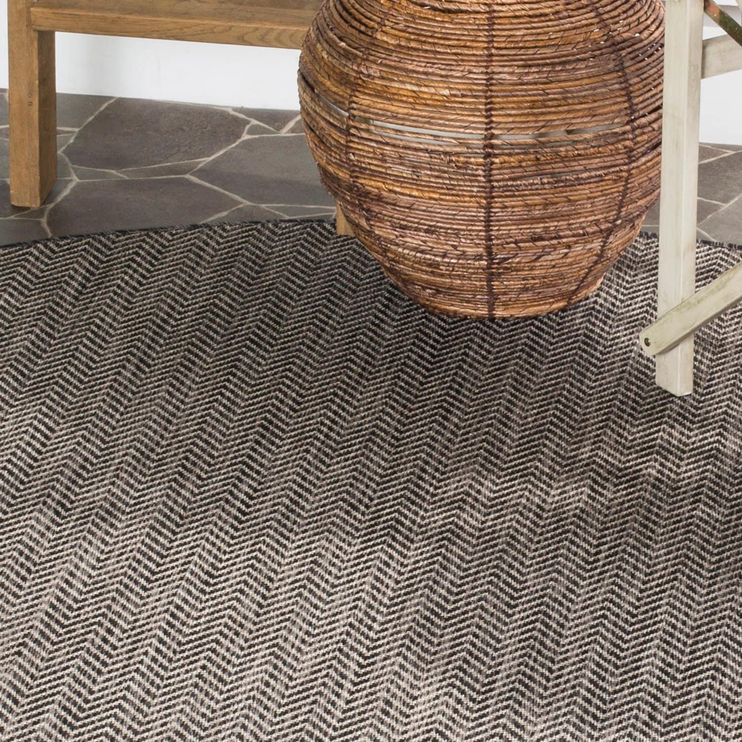 Courtyard CY8022 Power Loomed Indoor and Outdoor Area Rug - Black/Beige - 5'3" Round - Safavieh