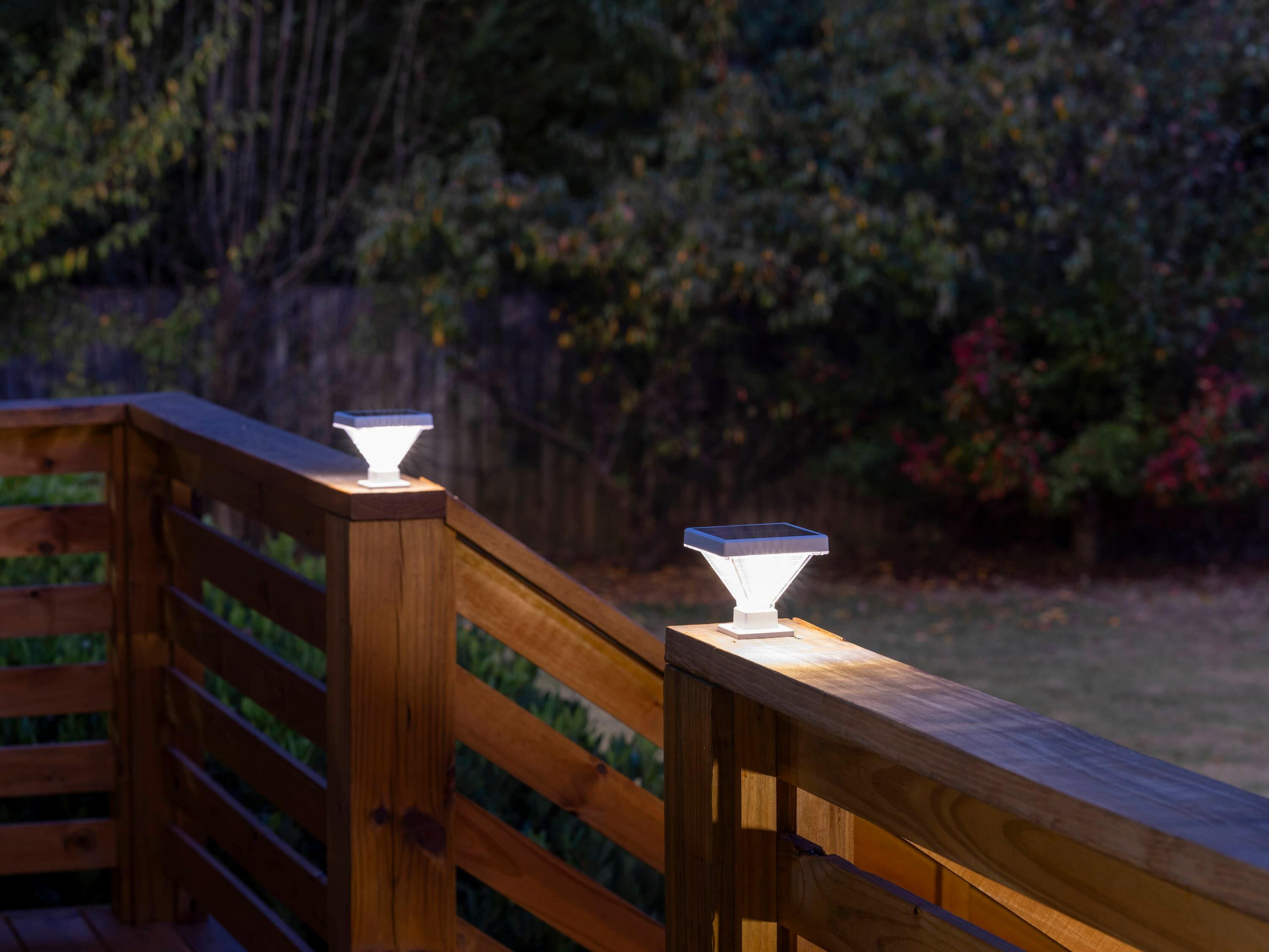 Gama Sonic Luxor Black 4x4 and 5x5 Solar LED Deck Post Cap Light with Warm White and Hi/Lo Mode for Backyard and Wood Fence(2-Pack) (Set of 2)
