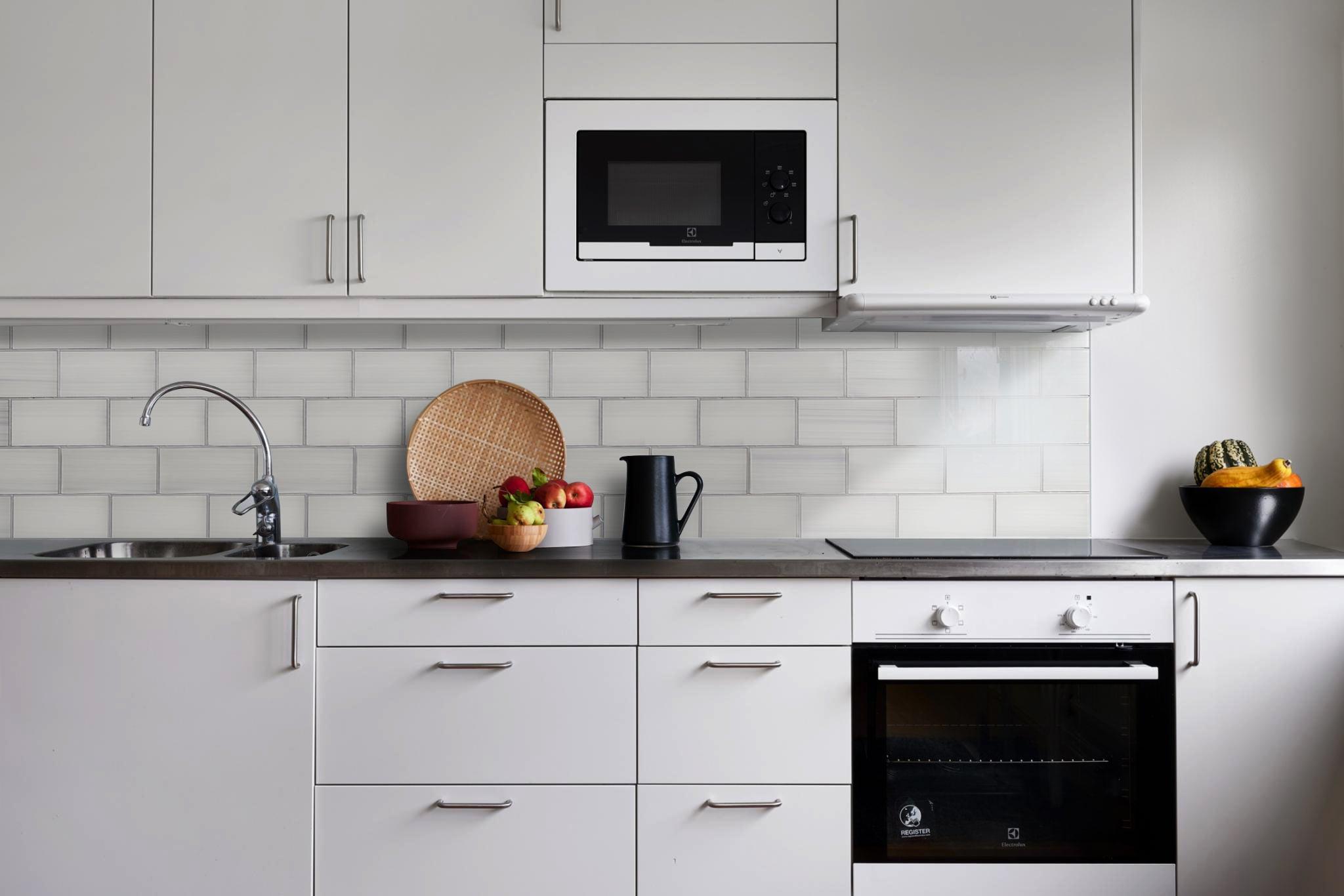 Hand Painted Series 3'' W x 6'' L Glass Peel and Stick Subway Tile