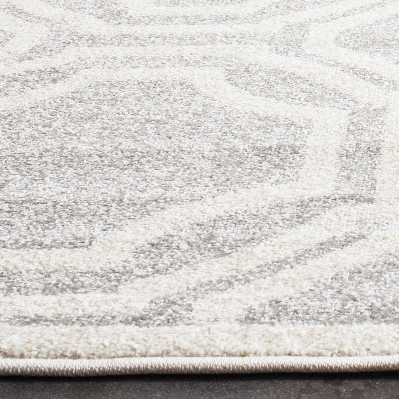 Amherst AMT411 Power Loomed Area Rug - Light Grey/Ivory - 5'3"x8' - Safavieh.