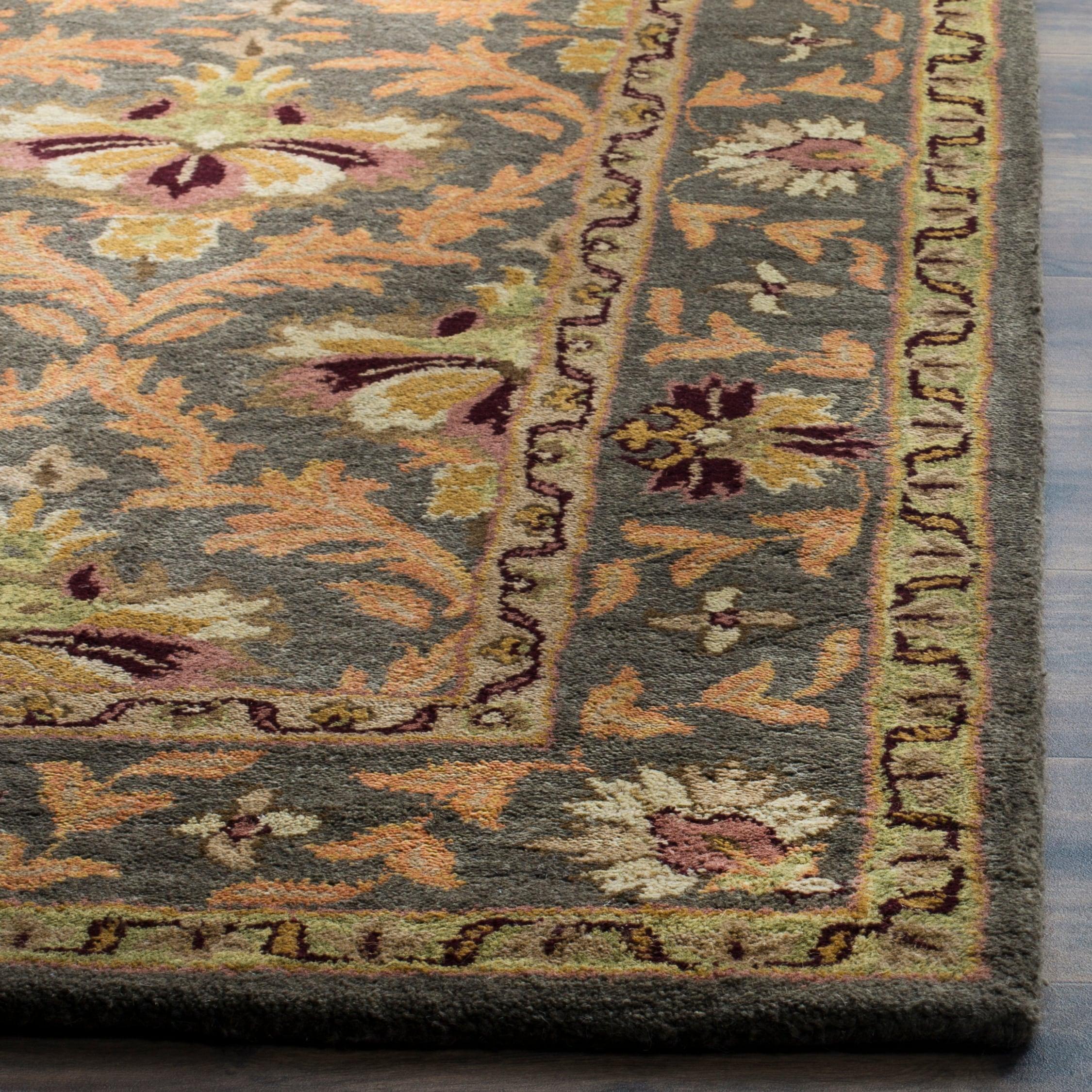 SAFAVIEH Antiquity Diarmait Traditional Floral Wool Area Rug, Sage/Gold, 2'3" x 4'