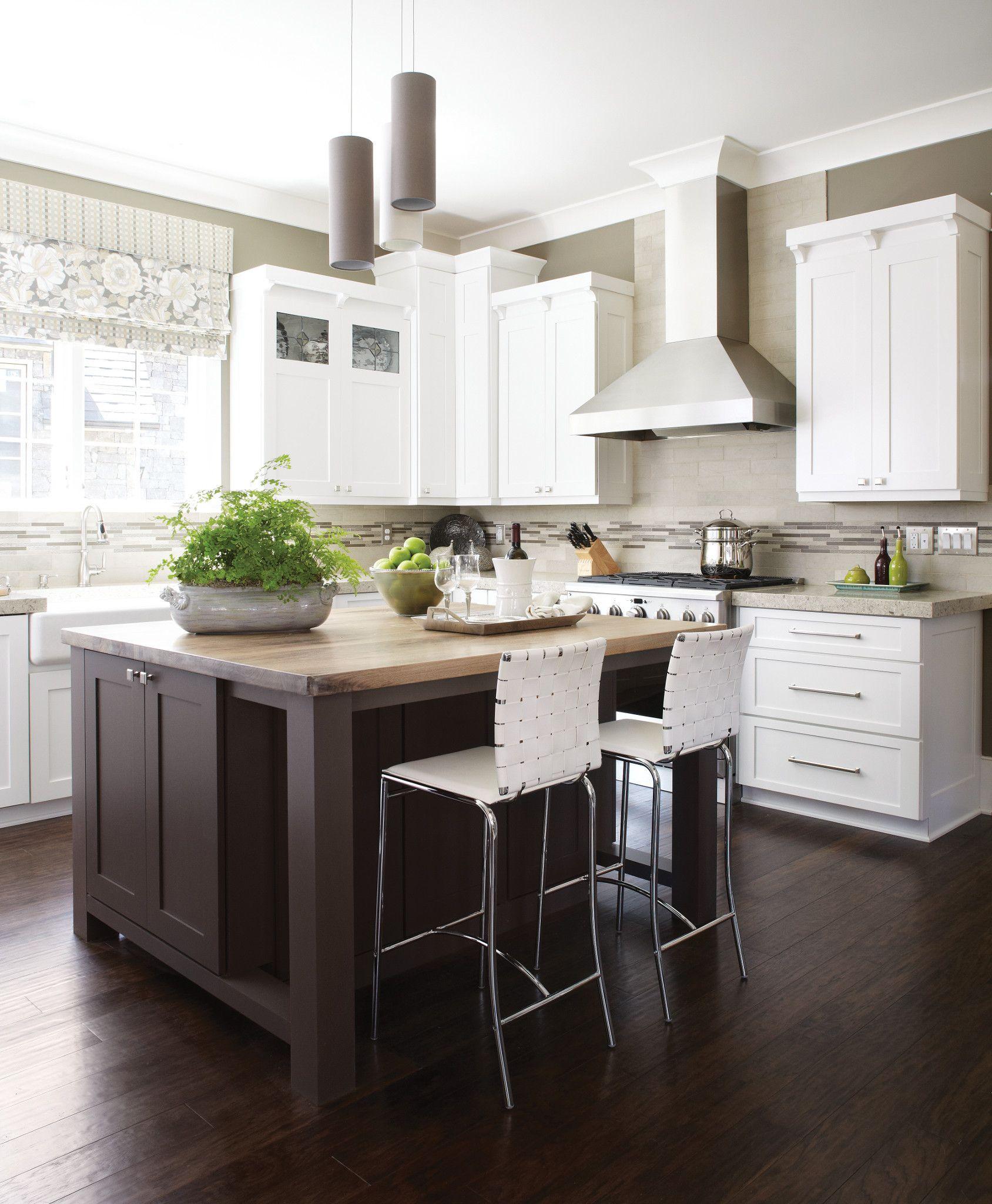 Brantford Pull Out Single Handle Kitchen Faucet with PowerBoost and Reflex