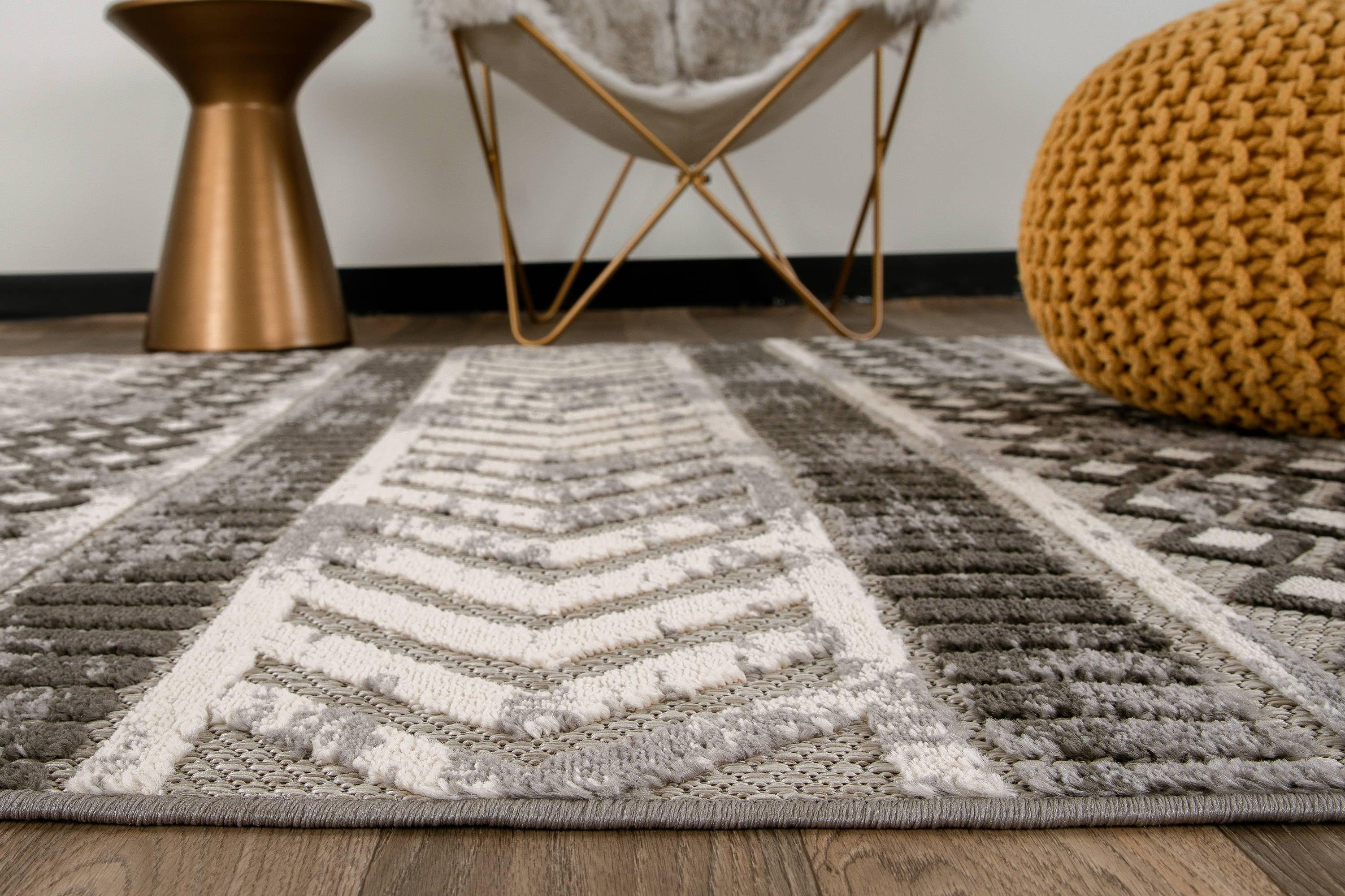 Gray 7 ft. 10 in. x 10 ft. Distressed Geometric Indoor/Outdoor Area Rug