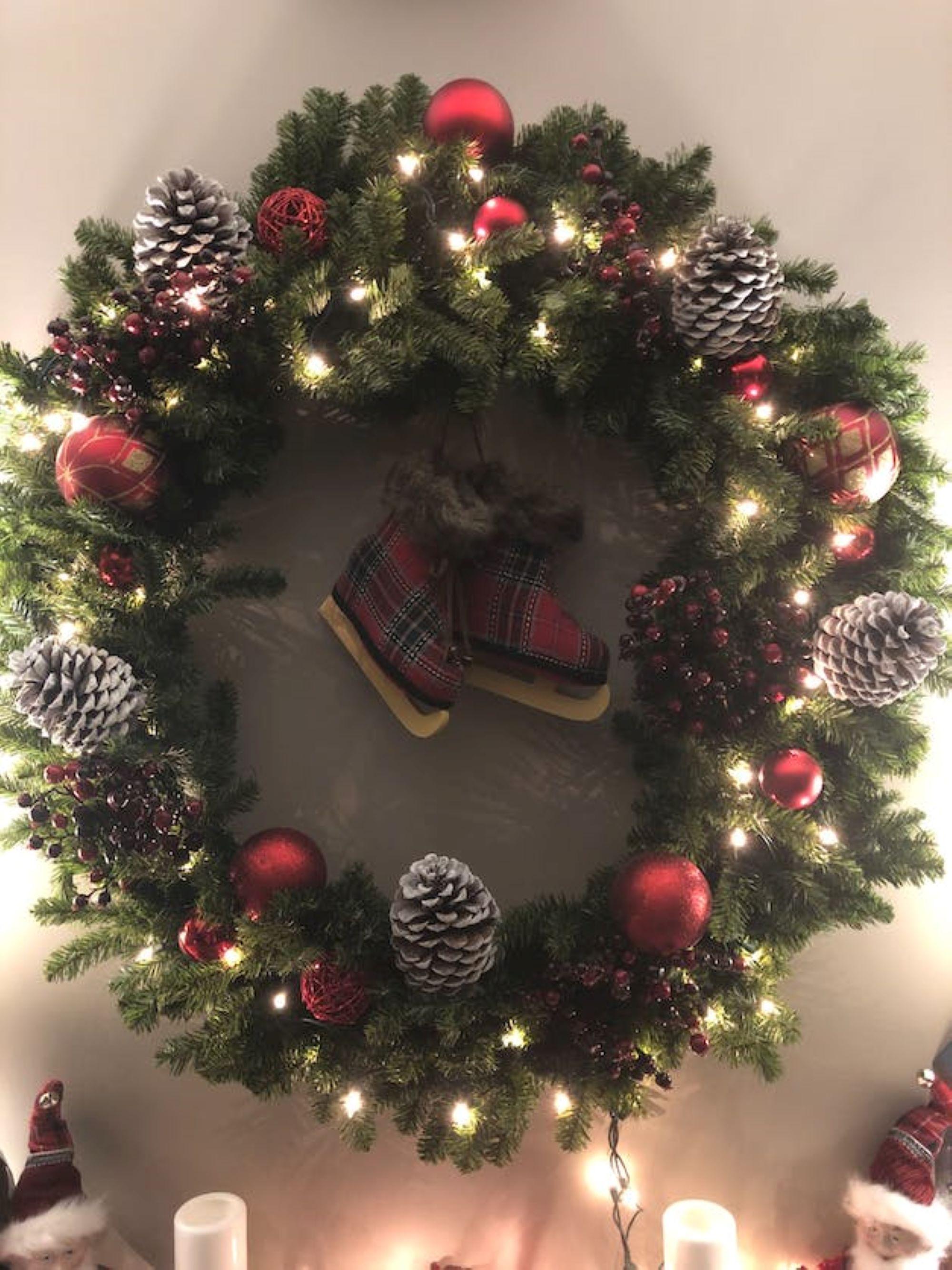 Canadian Pine Artificial Christmas Wreath Unlit