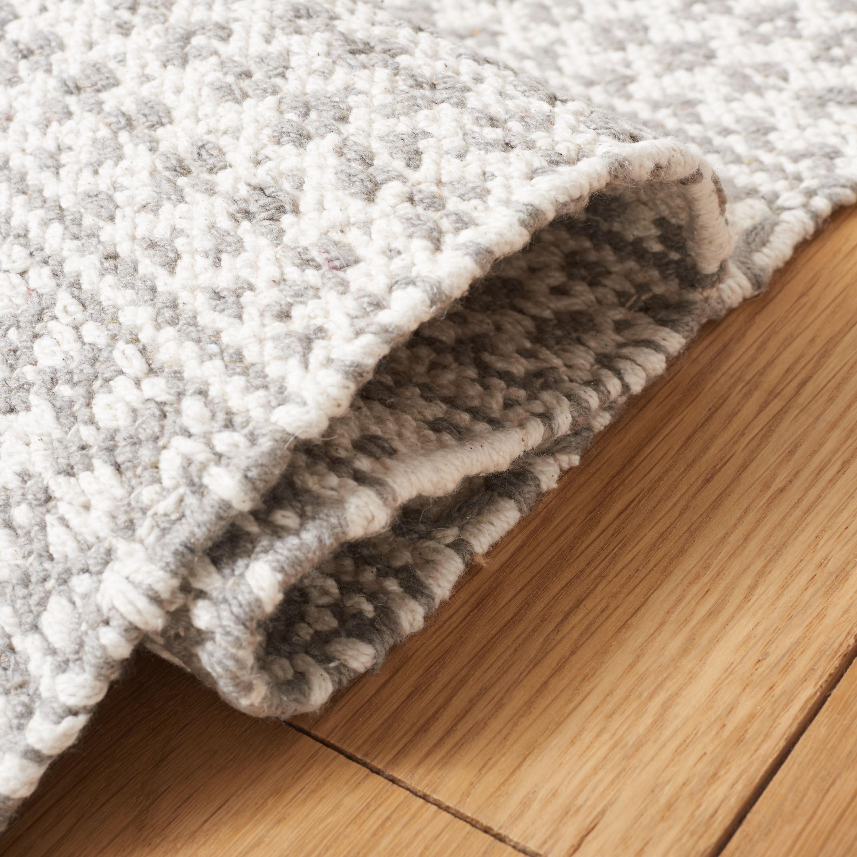 Kilim KLM705 Hand Woven Area Rug - Grey/Beige - 3'x5' - Safavieh.