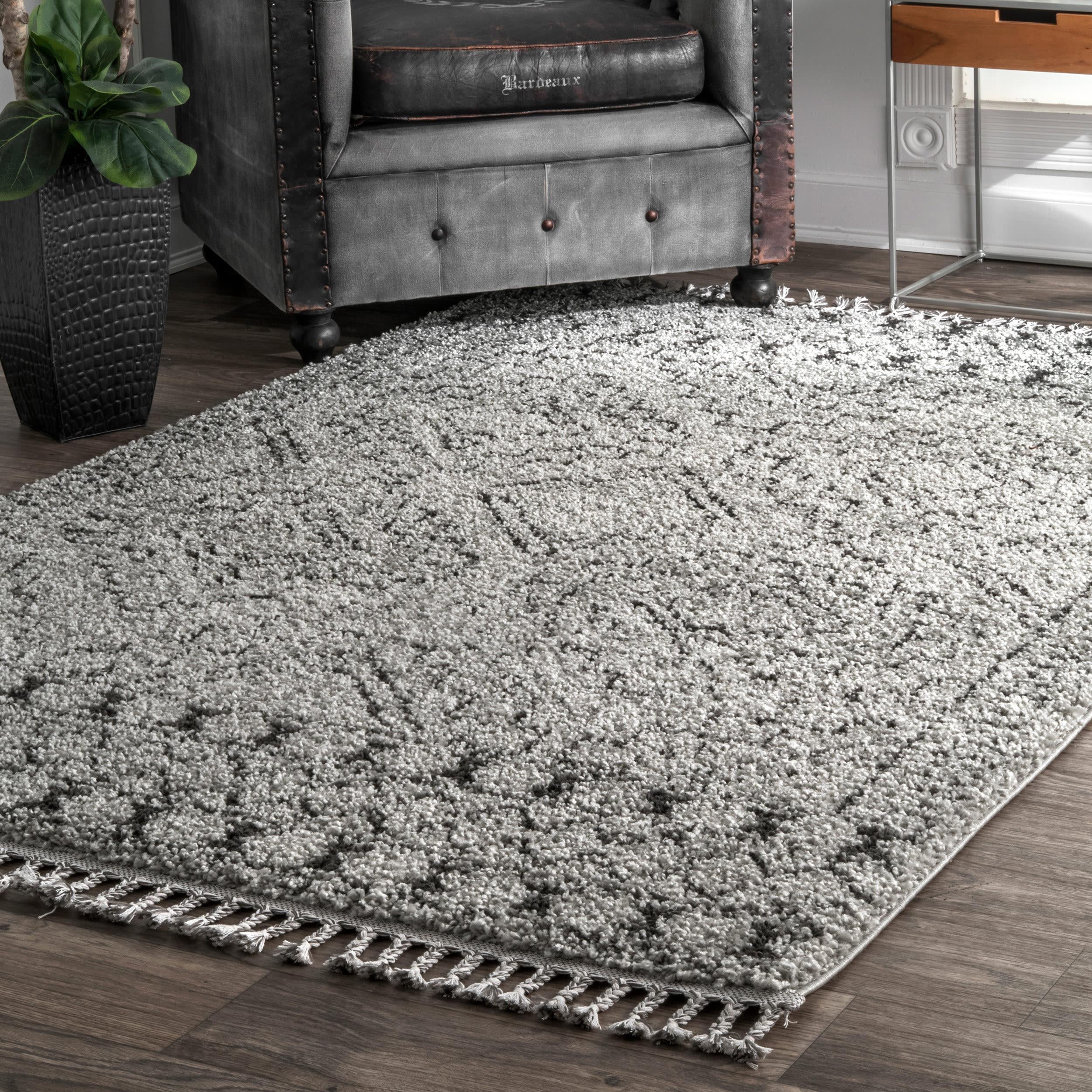 nuLOOM Vasiliki Moroccan Shag Tasseled Area Rug, 7' 10" x 10', Gray