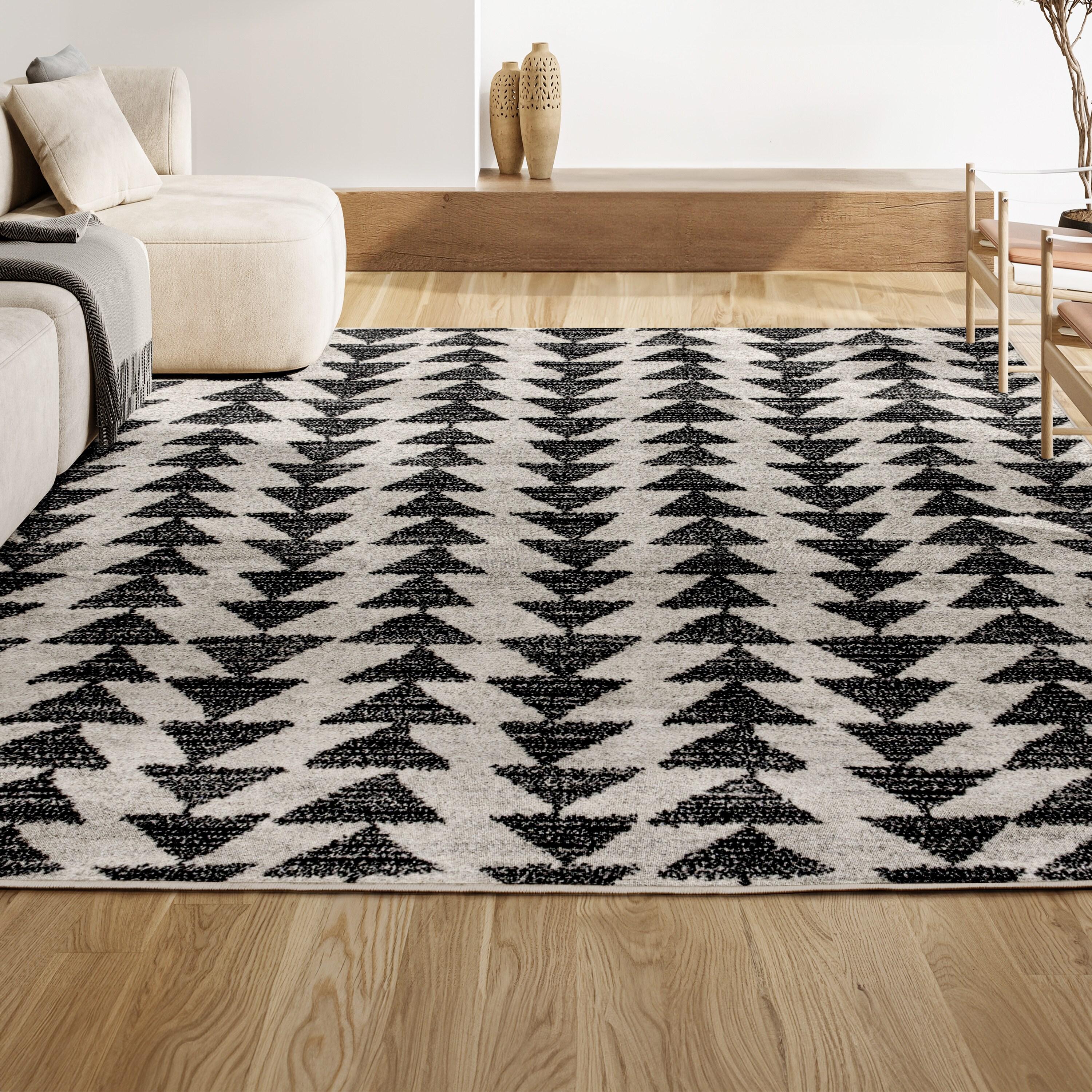 5'x8' Aisha Moroccan Triangle Geometric  Area Rug, Cream/Black - JONATHAN Y