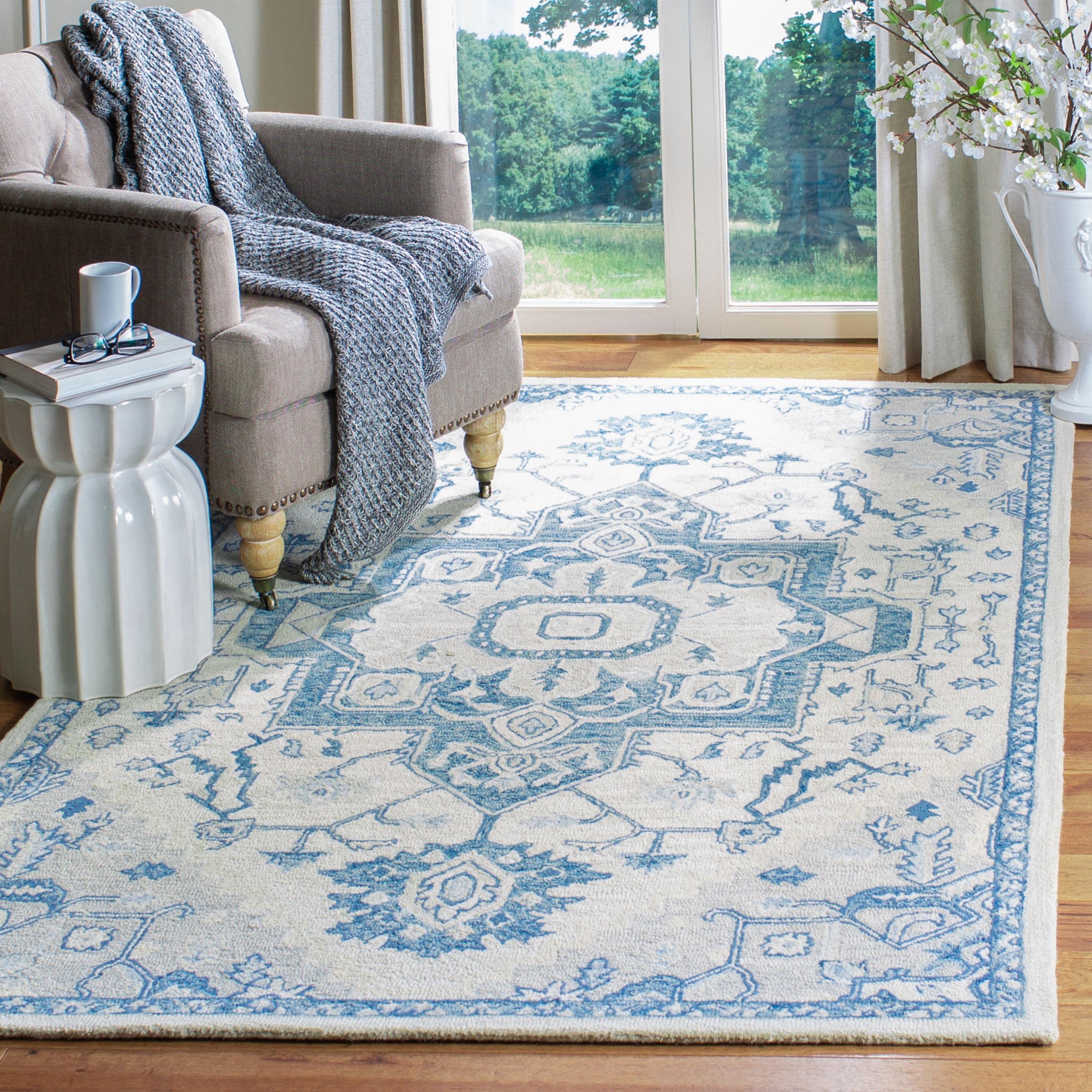 SAFAVIEH Micro-Loop Braylon Traditional Floral Wool Area Rug, Ivory/Blue, 4' x 6'