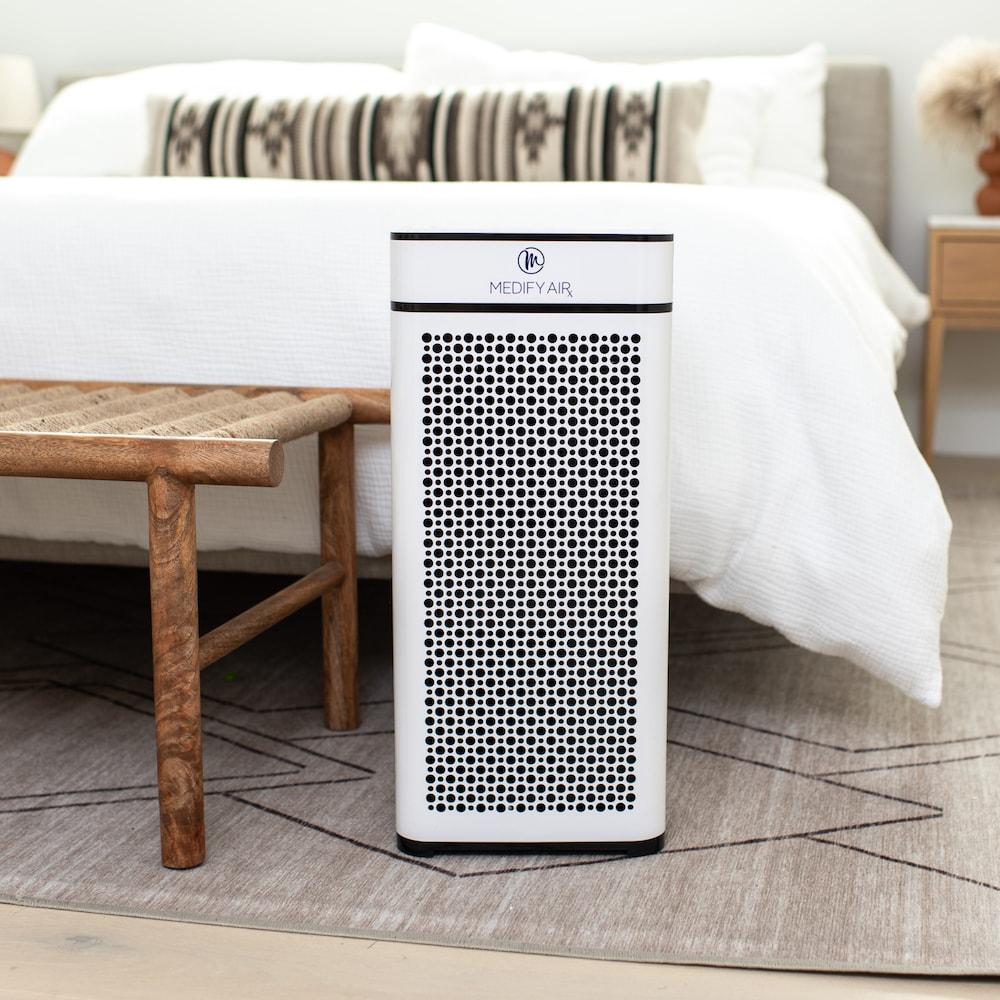 Medify Air White MA-50 Air Purifier with HEPA Filters I Smoke Dust Pet Odors I 3 in 1 with Pre-filter HEPA H13 & Activated Carbon I Removal of 0.1 to 0.3 microns I 1,793 Sq ft Coverage I 1-Pack