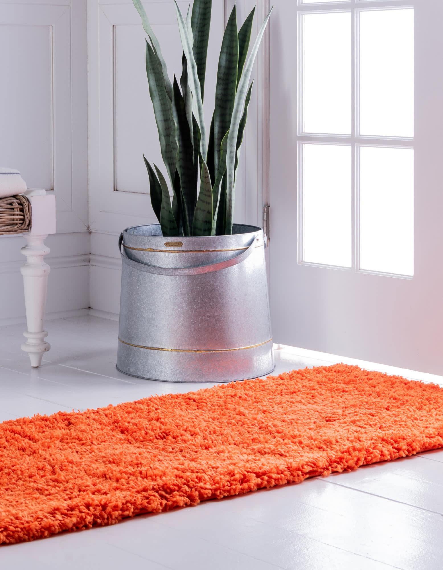 Unique Loom Solid Shag 2 x 6 (ft) Loomed Polypropylene Tiger Orange Rectangular Indoor Solid Runner rug