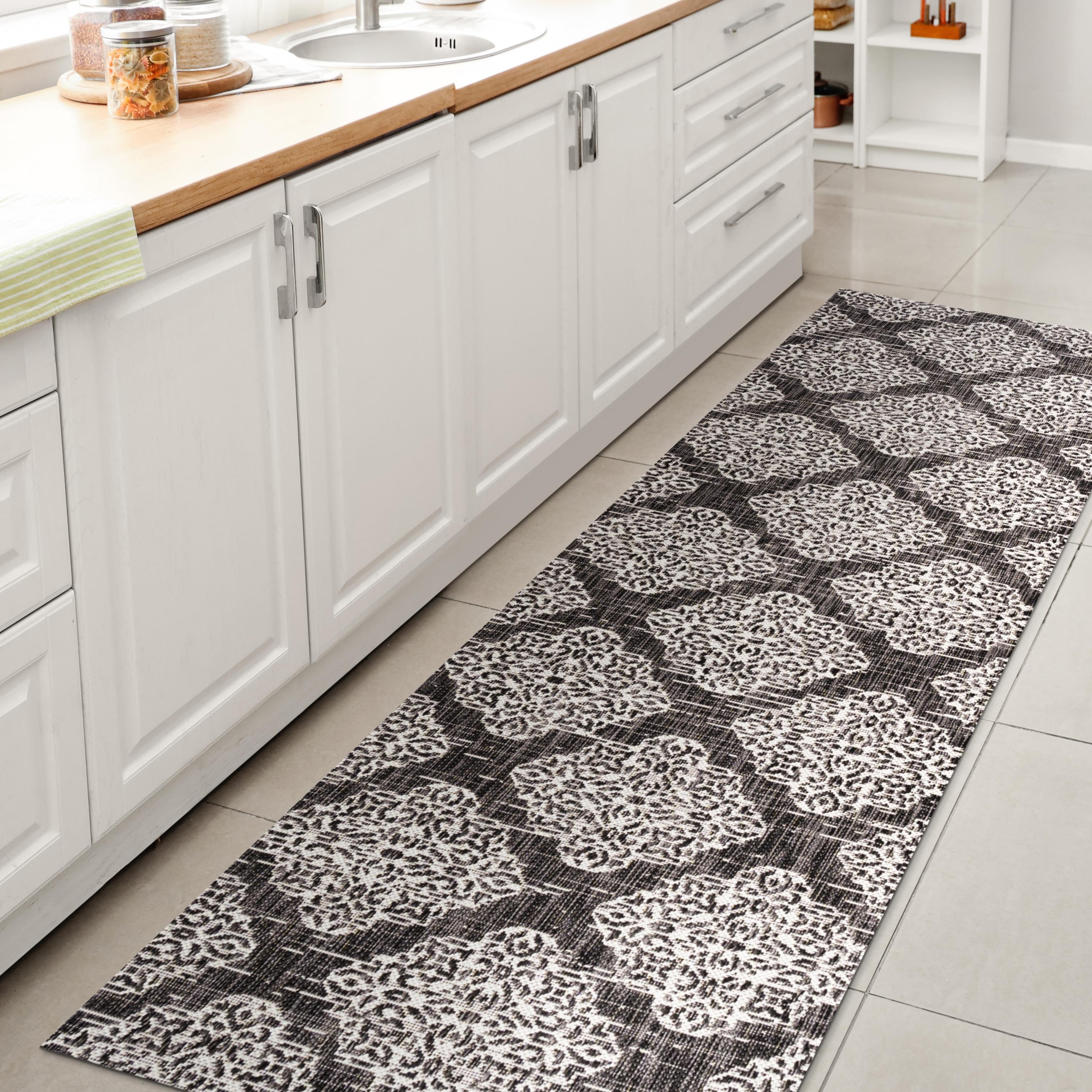 2'x10' Tuscany Ornate Medallions Indoor/Outdoor Runner Rug, Black/Ivory - JONATHAN Y