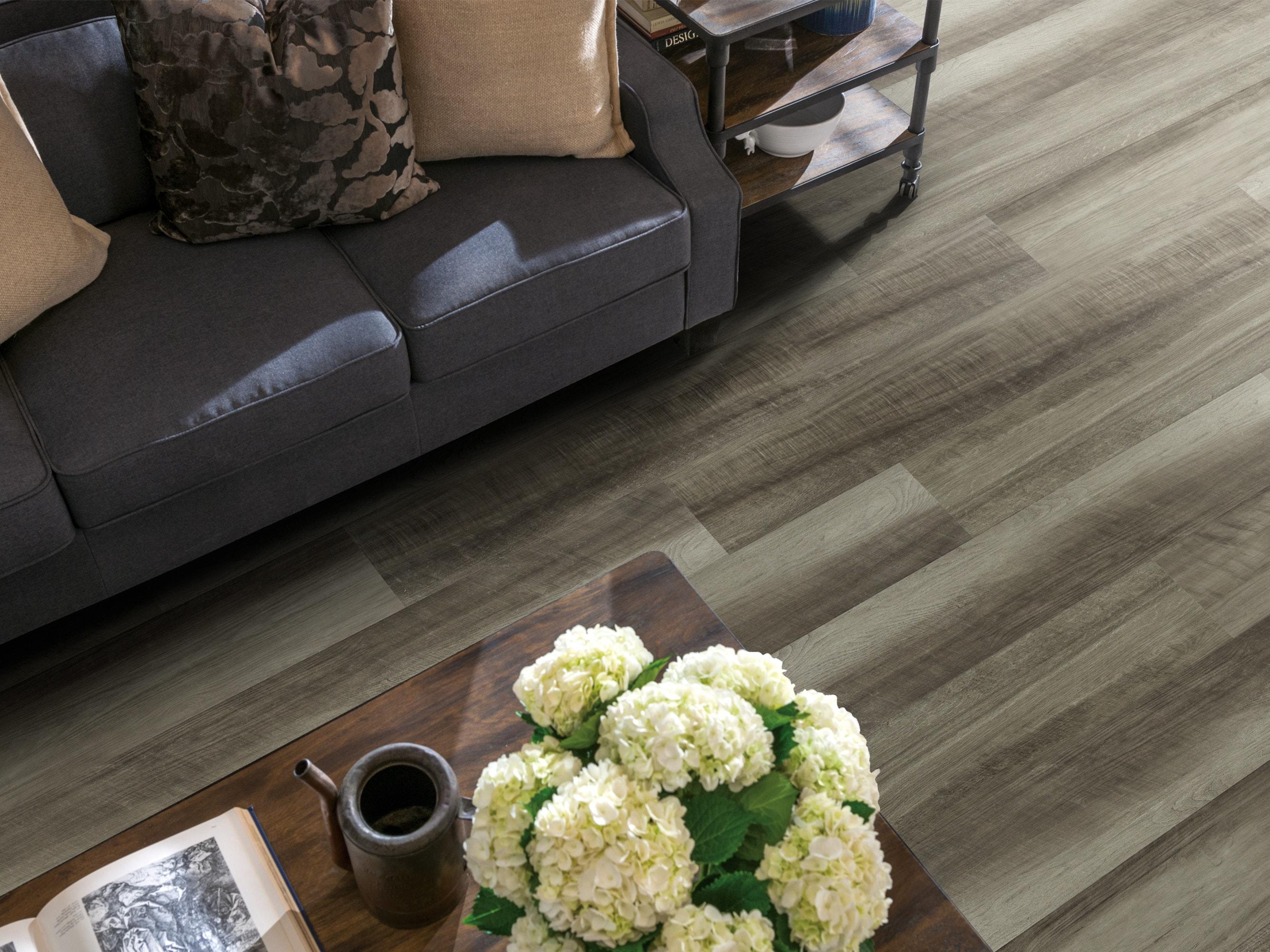 Hermes Plus Click 7" x 48.03" x 3.2mm Oak SPC Luxury Vinyl Plank