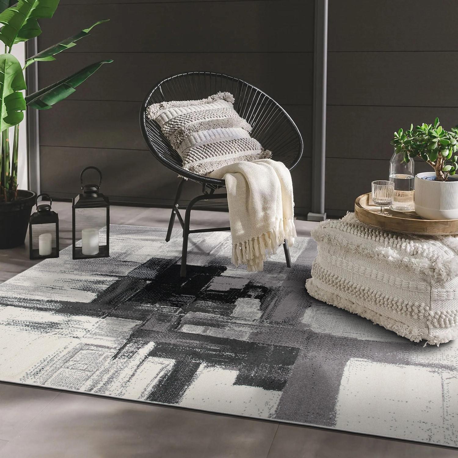 World Rug Gallery Contemporary Modern Abstract Black 5' x 7' Area Rug:  Stain-Resistant,  Pet Friendly,  Low Pile,  Indoor Use