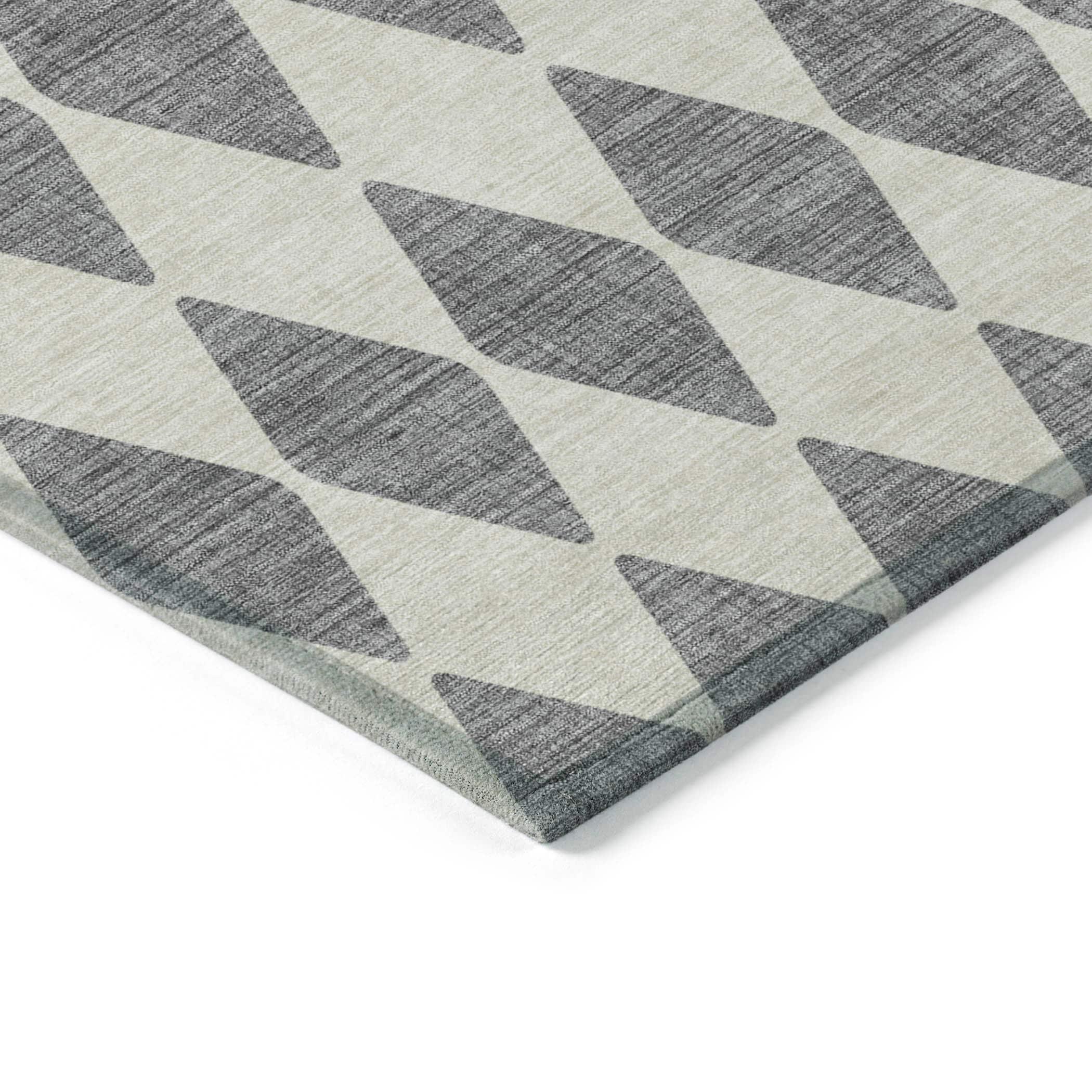 Addison Rugs Chantille Indoor/Outdoor Transitional Diamonds Gray Washable Rectangle Rug, 2'6" x 3'10"