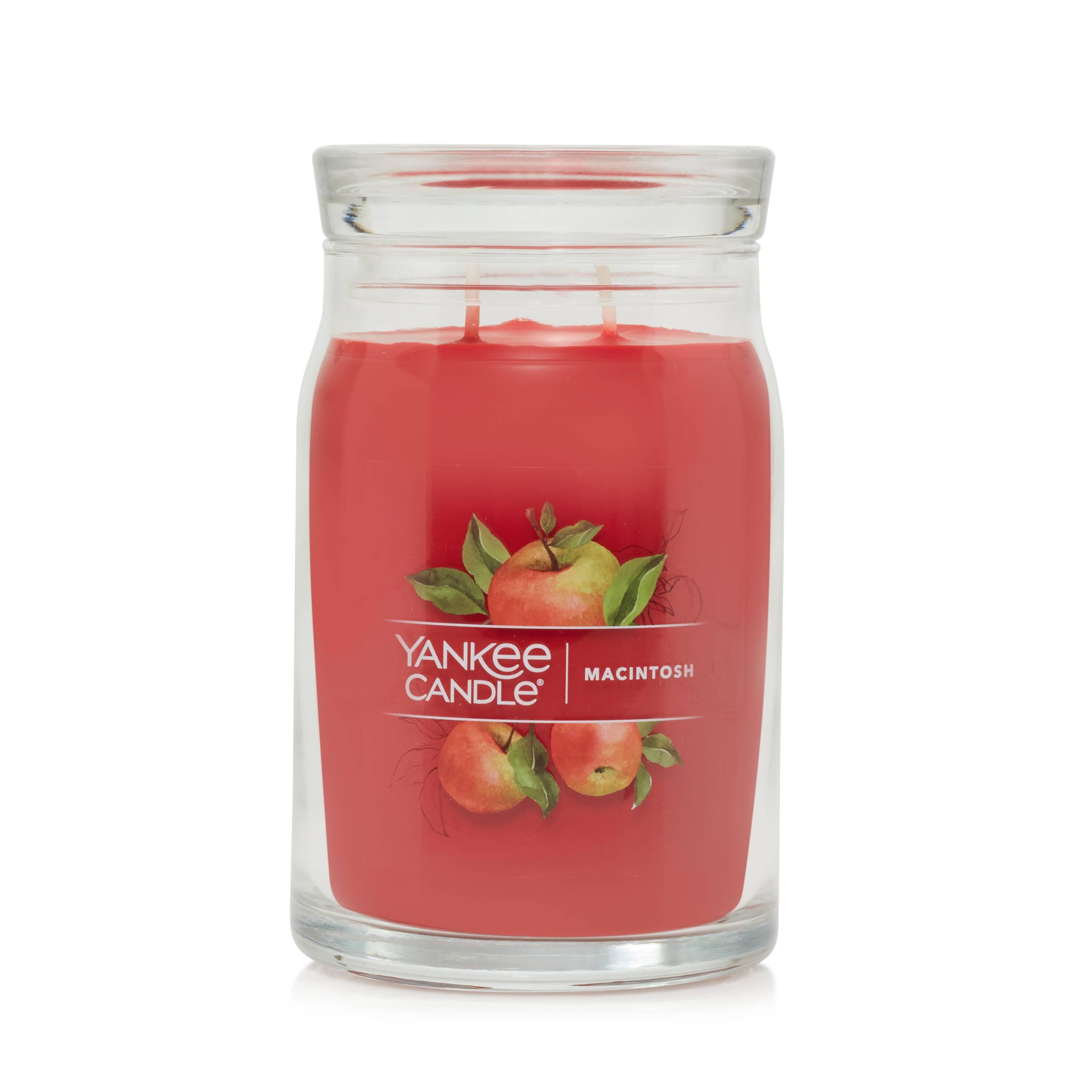 YANKEE CANDLE Signature Macintosh Scented Jar Candle