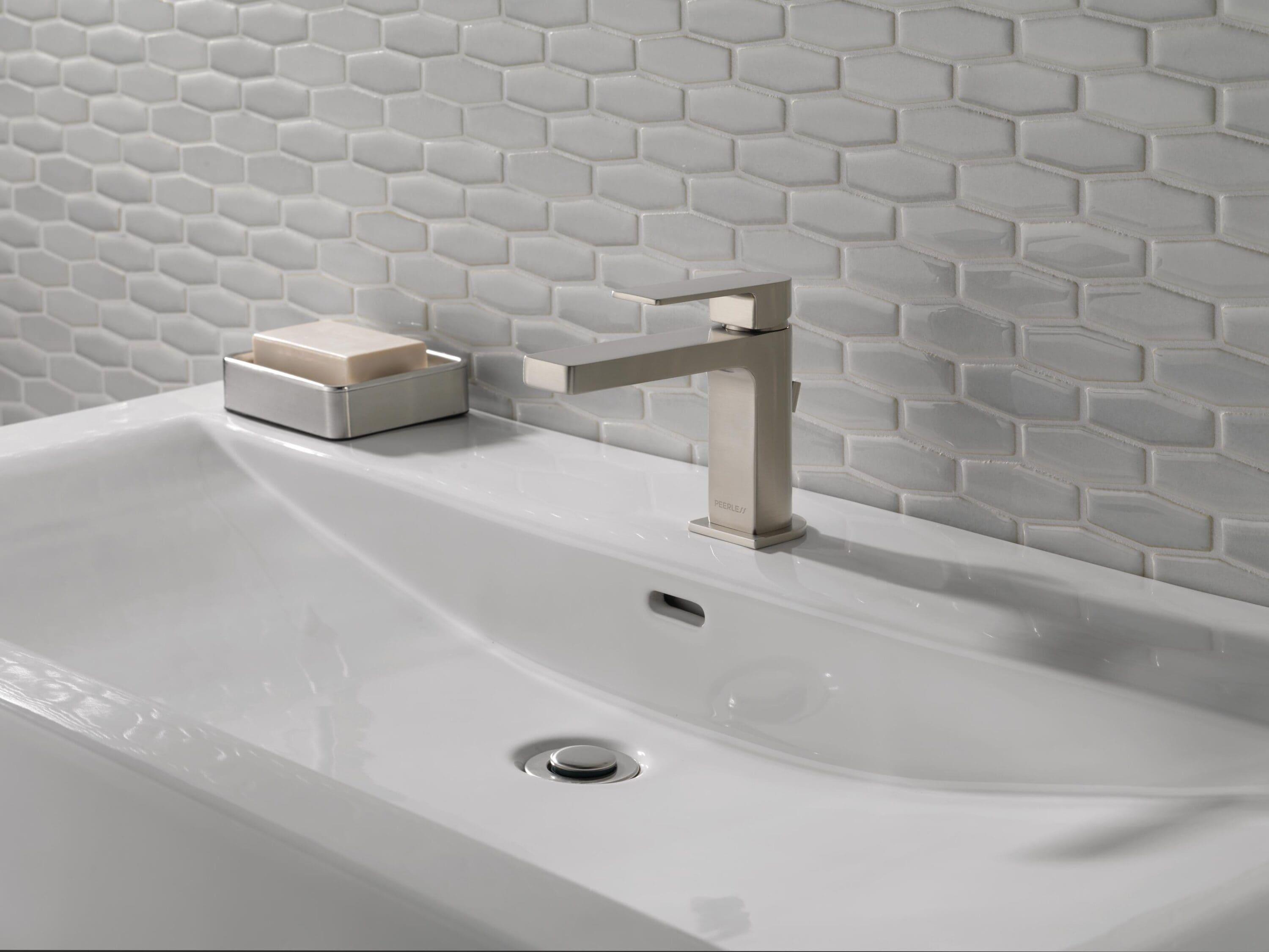 Xander Single-Hole Bathroom Faucet with Drain Assembly