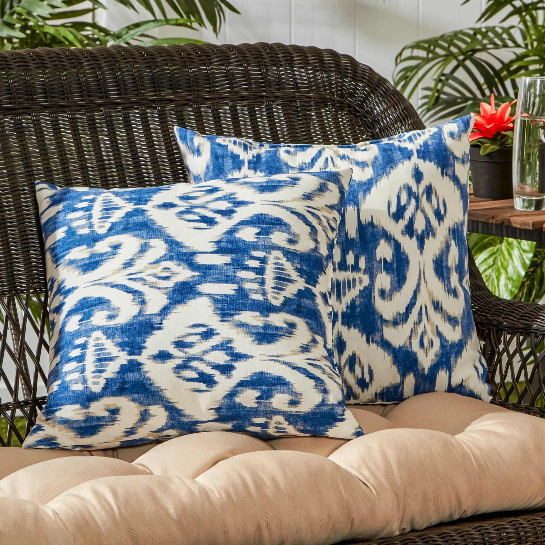 Indoor/Outdoor Reversible Throw Pillow