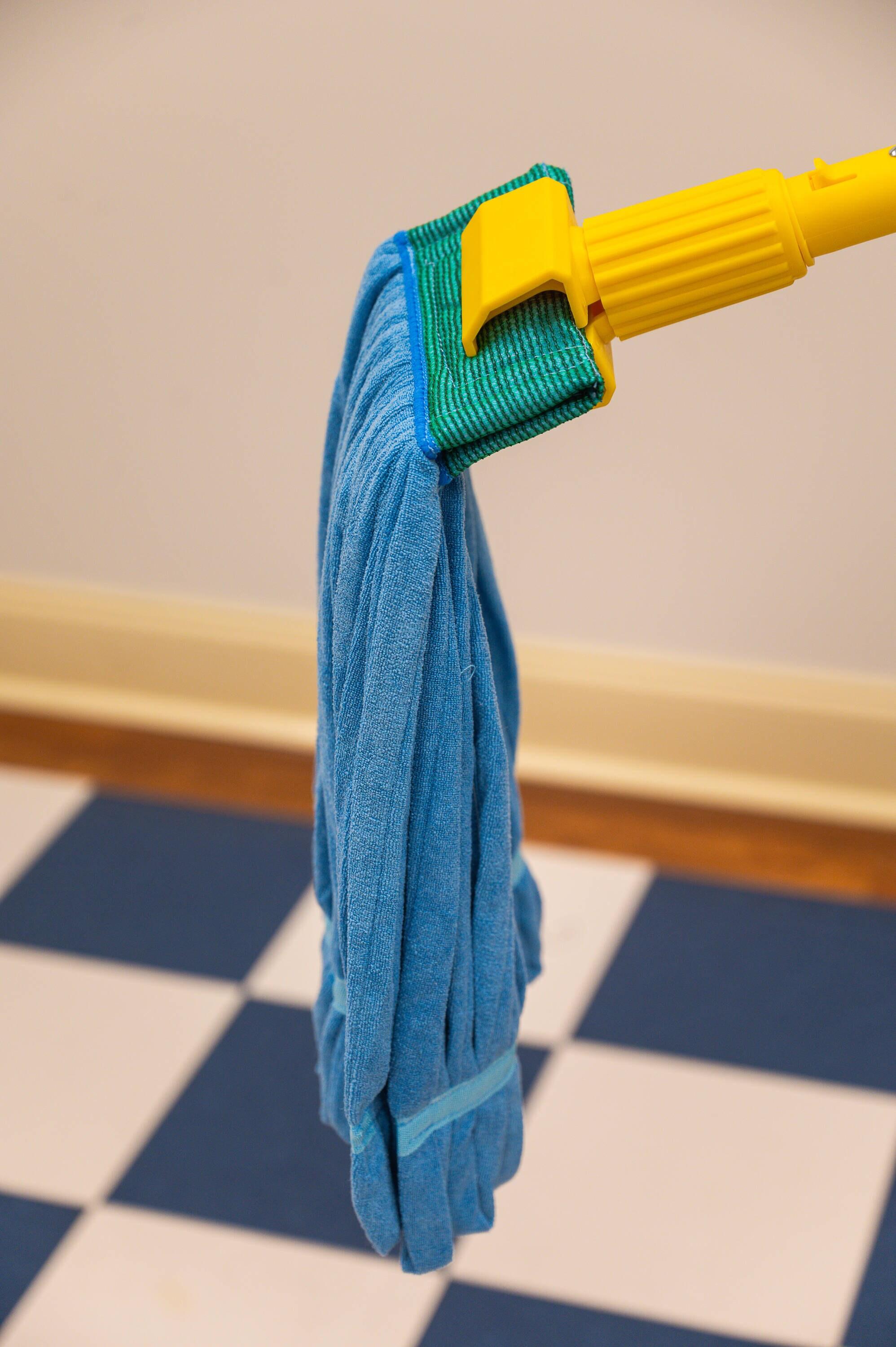 Boardwalk® Microfiber Looped-End Wet Mop Head, Medium, Blue BWKMWTMB