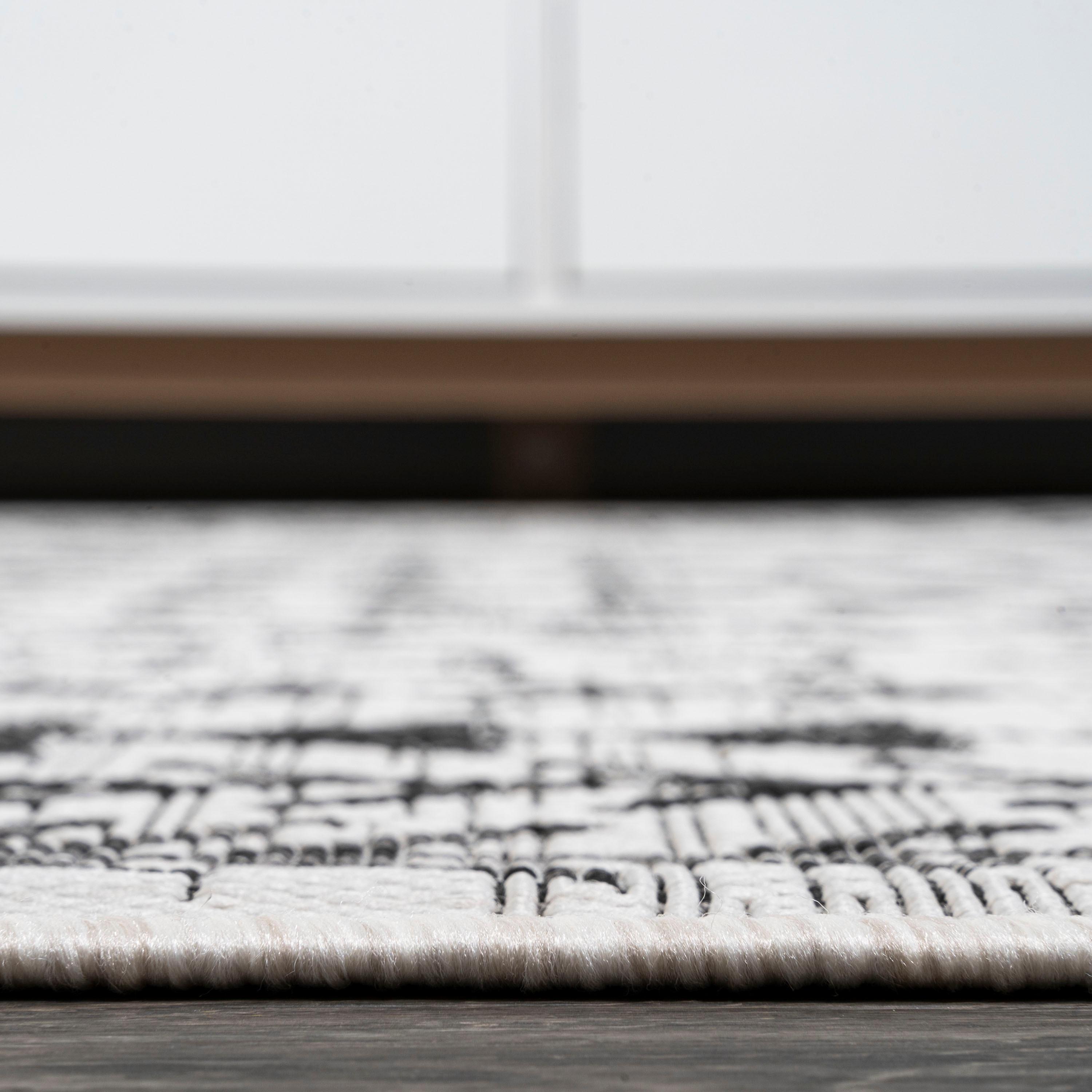 4'x6' Tokay Bohemian Geometric Indoor/Outdoor Area Rug, Ivory/Black - JONATHAN Y