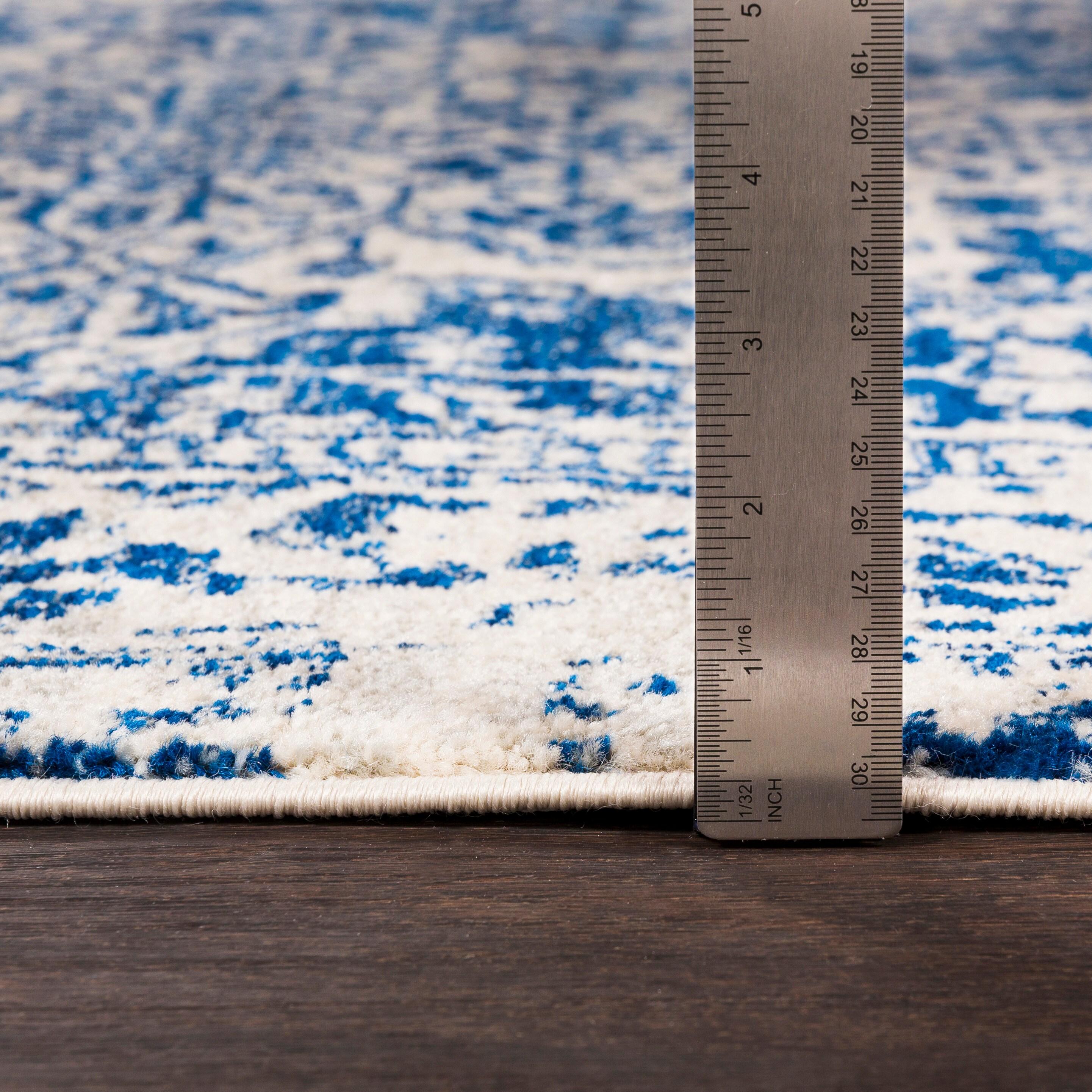 Prisha Rug - White and Blue / 5'3" x 7'3"